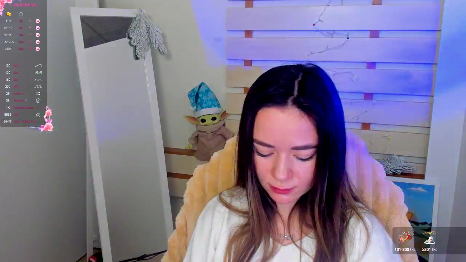 Gallery image thumbnail from KiraLove's myfreecams stream on, 12/16/2024, 09:40 image 8 of 20