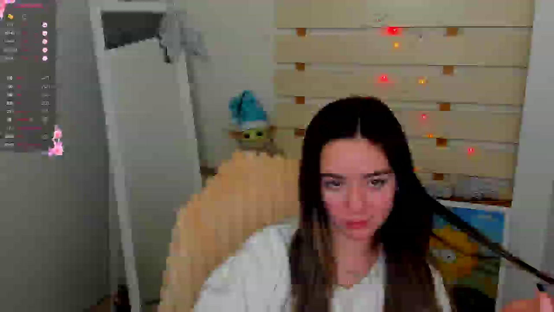 Gallery image thumbnail from KiraLove's myfreecams stream on, 12/16/2024, 11:18 image 17 of 20