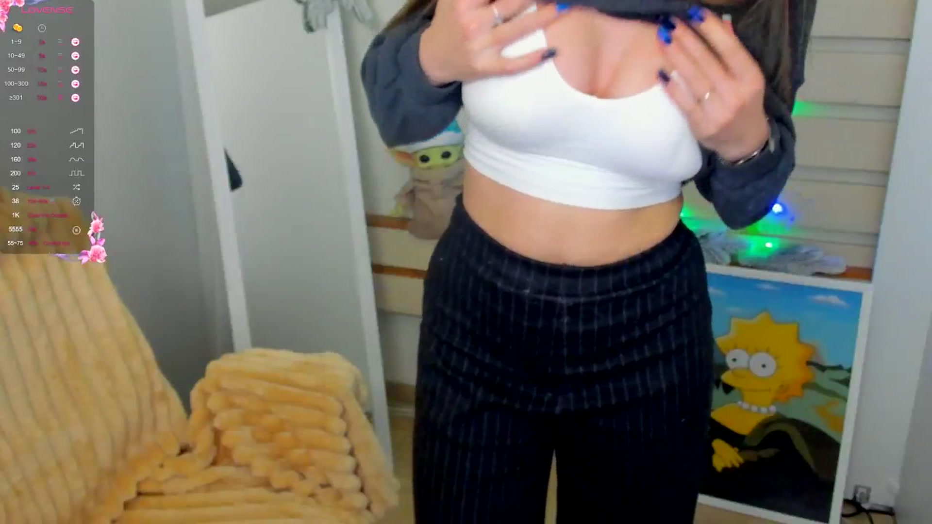 Gallery image thumbnail from KiraLove's myfreecams stream on, 12/23/2024, 10:53 image 15 of 20