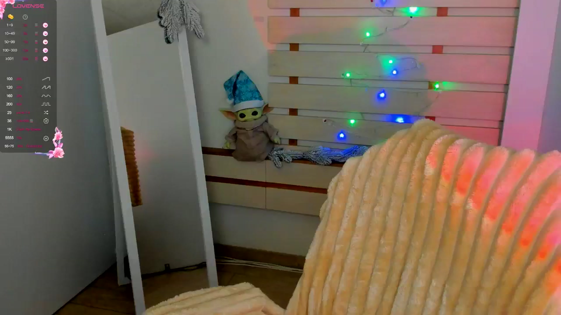 Gallery image thumbnail from KiraLove's myfreecams stream on, 12/24/2024, 12:37 image 2 of 20