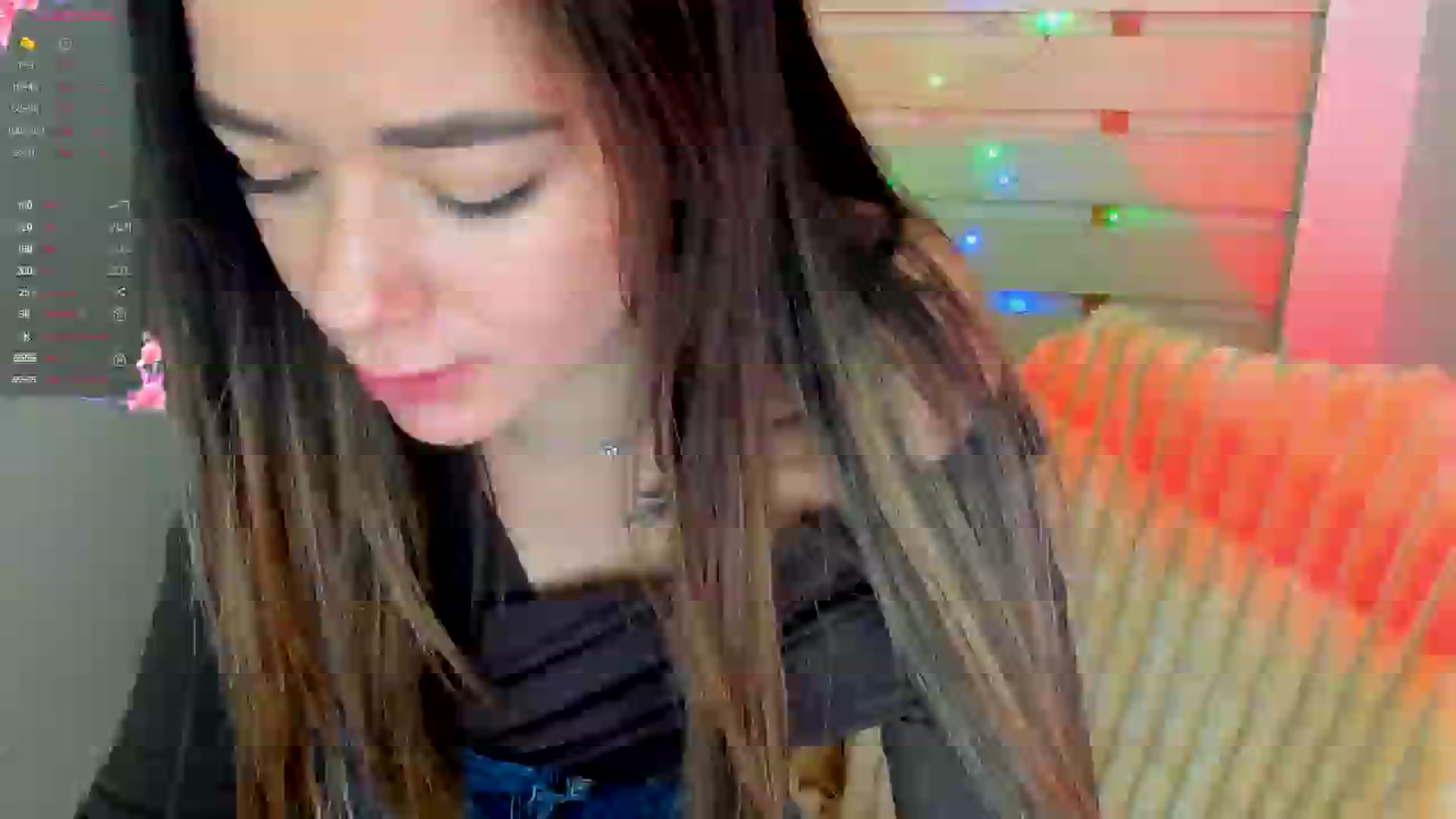 Gallery image thumbnail from KiraLove's myfreecams stream on, 12/24/2024, 16:39 image 20 of 20