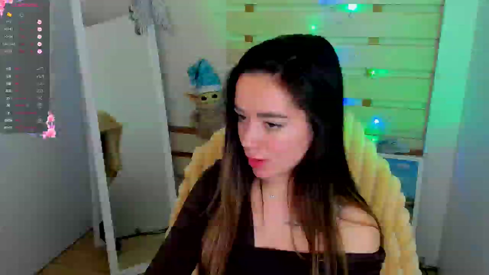Gallery image thumbnail from KiraLove's myfreecams stream on, 12/24/2024, 16:39 image 8 of 20