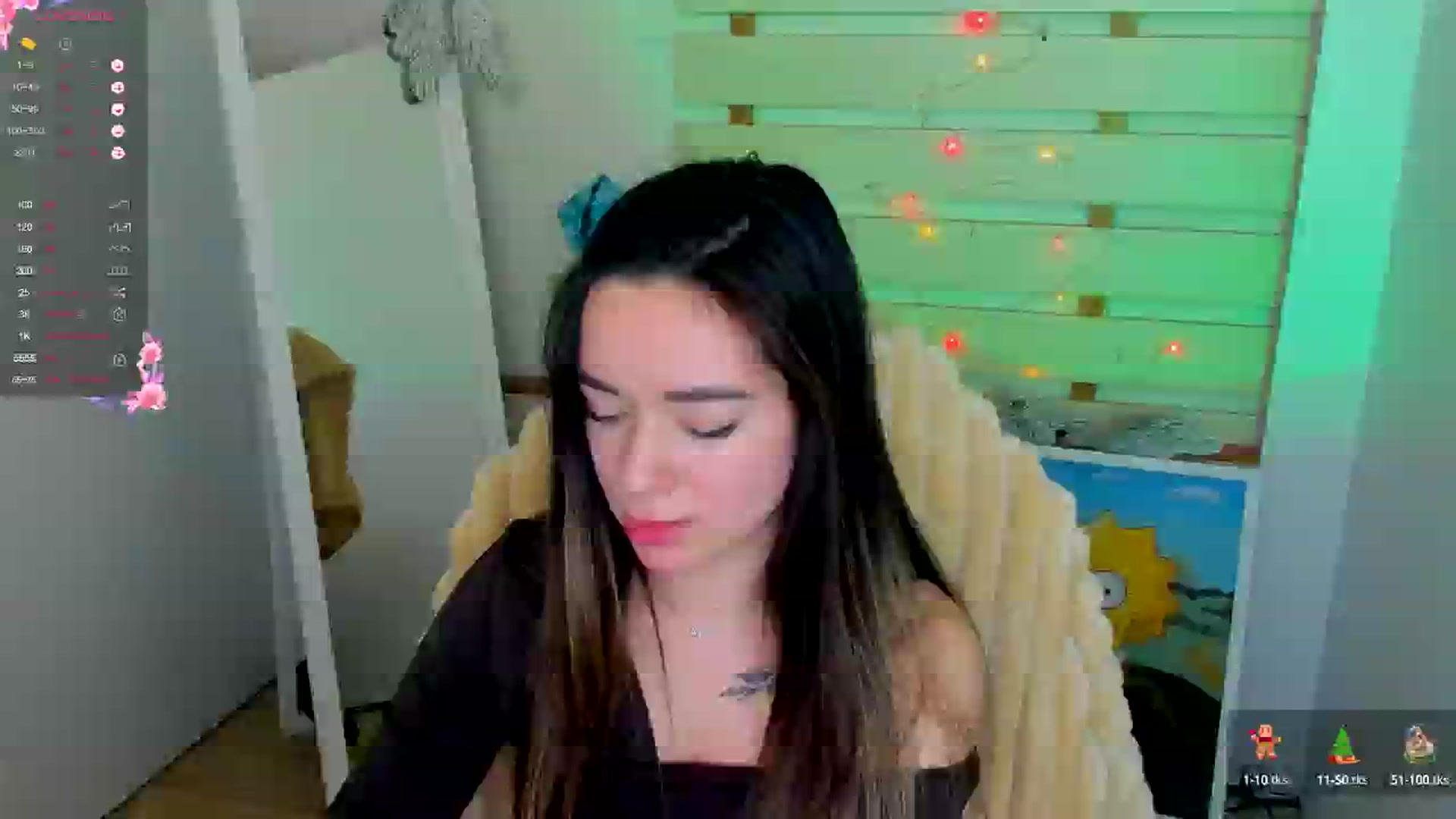 Gallery image thumbnail from KiraLove's myfreecams stream on, 12/24/2024, 16:39 image 17 of 20