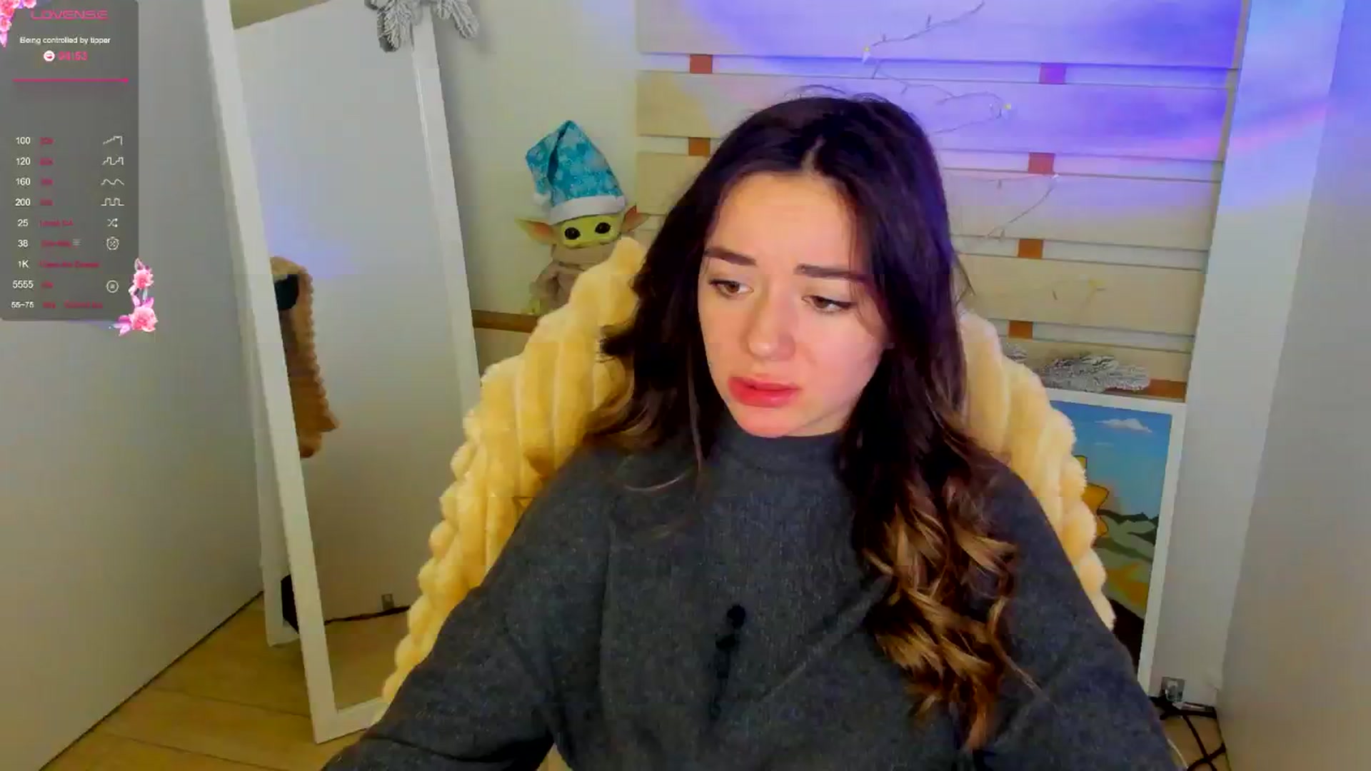 Gallery image thumbnail from KiraLove's myfreecams stream on, 12/25/2024, 10:03 image 10 of 20