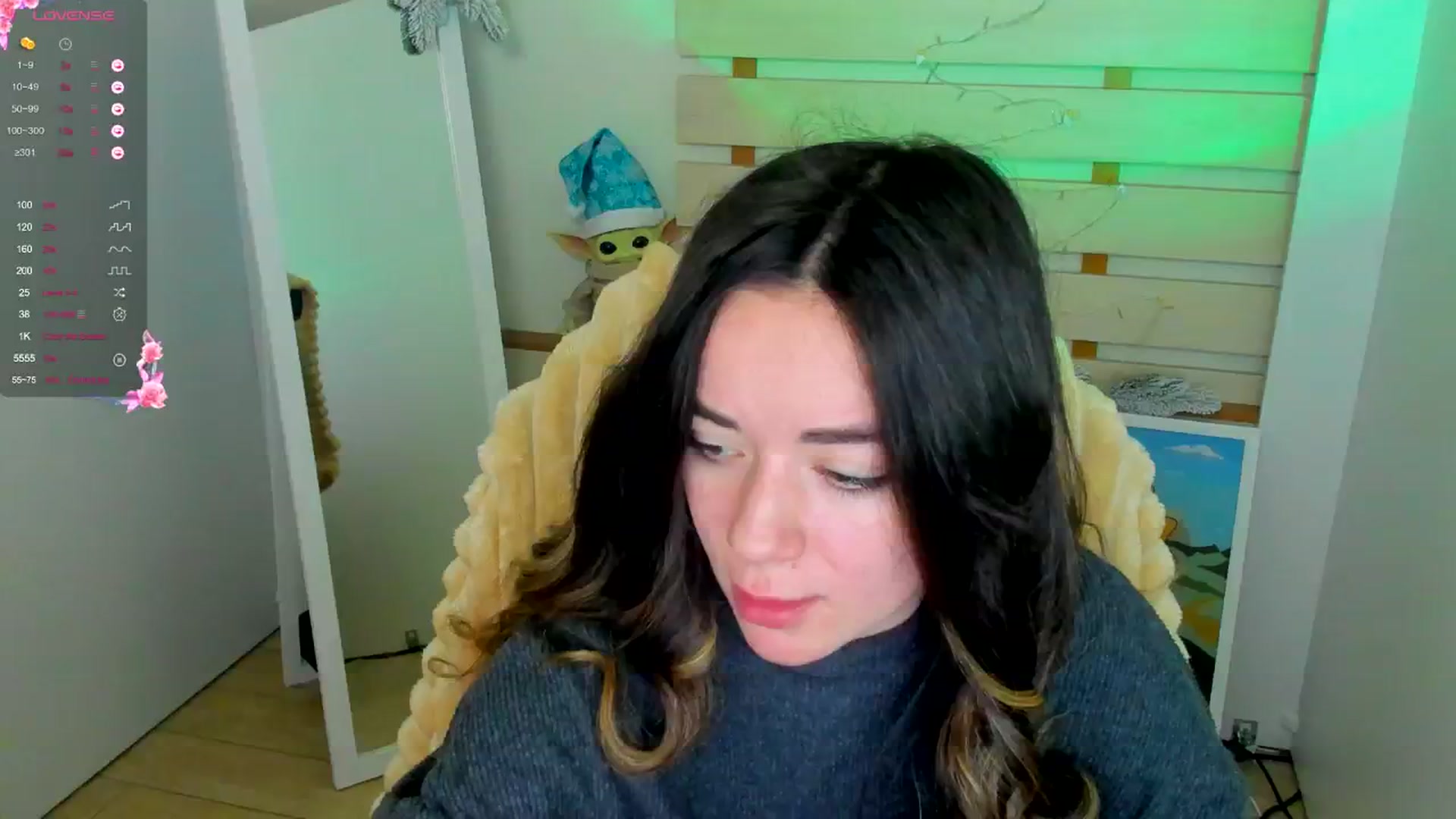 Gallery image thumbnail from KiraLove's myfreecams stream on, 12/25/2024, 10:03 image 6 of 20