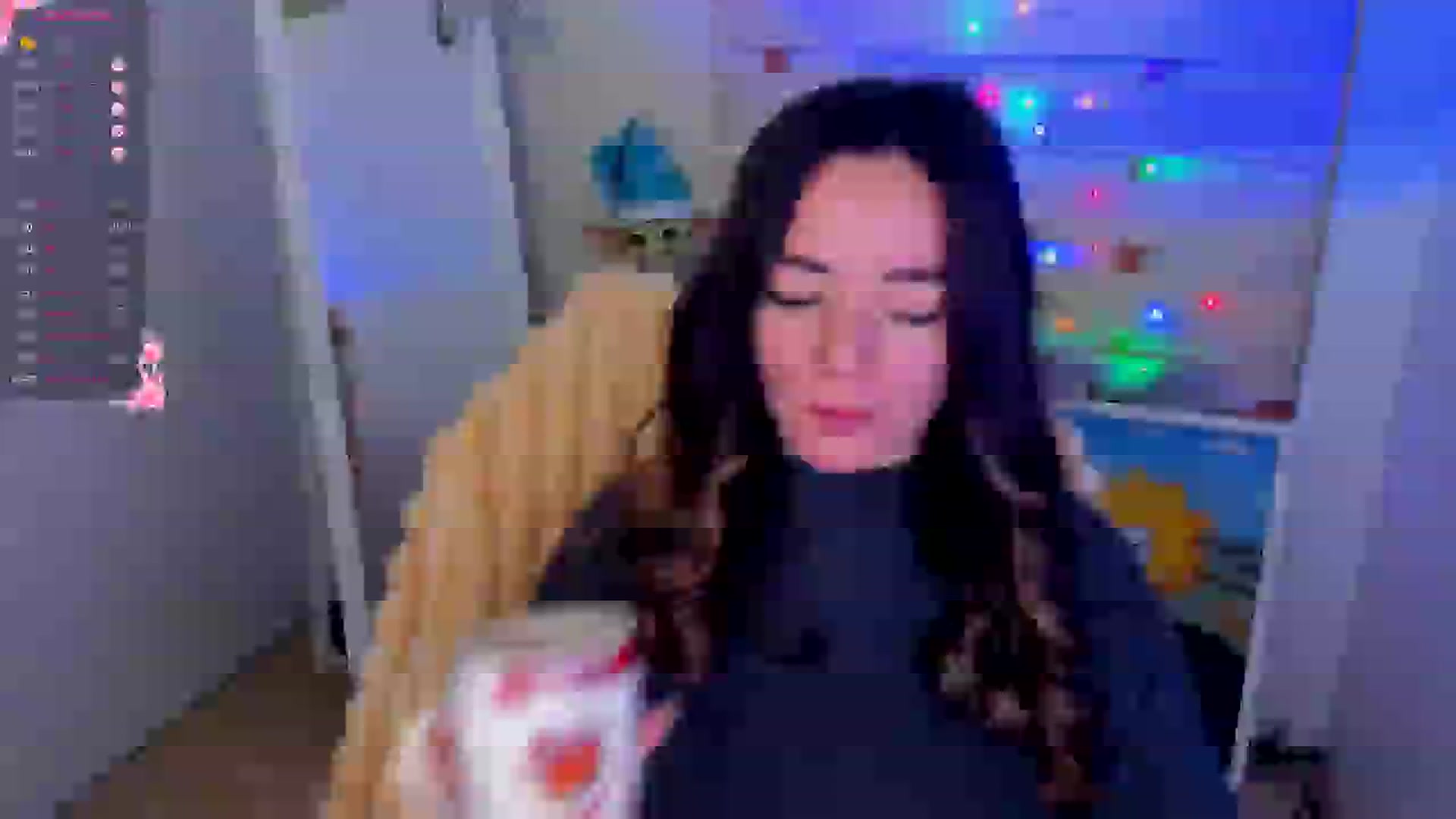 Gallery image thumbnail from KiraLove's myfreecams stream on, 12/25/2024, 12:06 image 8 of 20