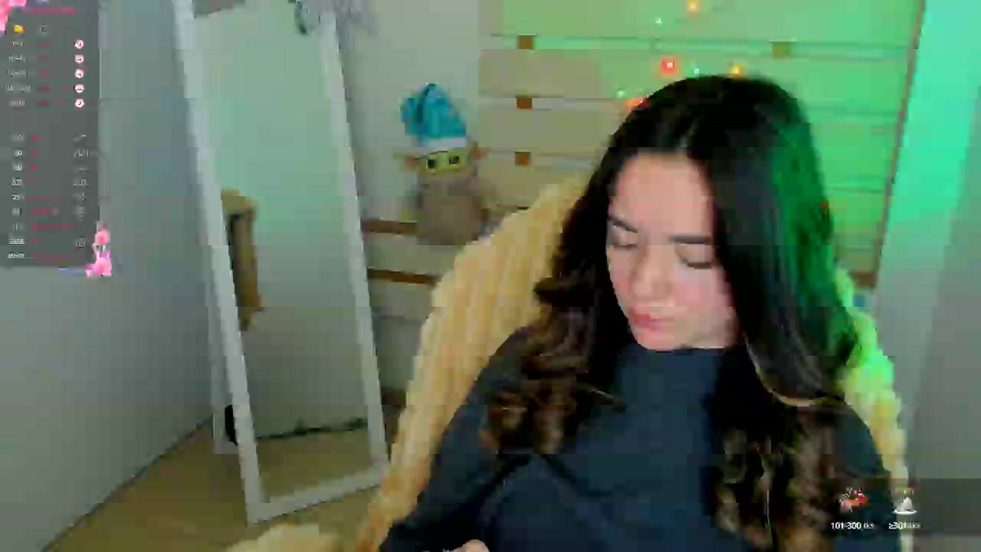 Gallery image thumbnail from KiraLove's myfreecams stream on, 12/25/2024, 12:06 image 15 of 20