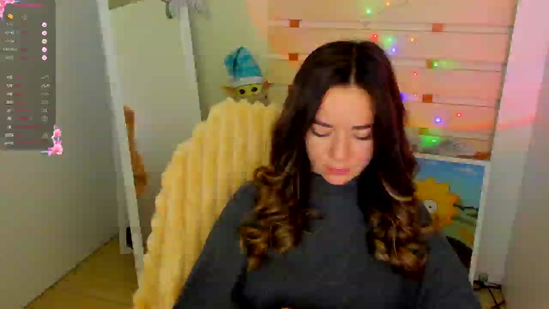 Gallery image thumbnail from KiraLove's myfreecams stream on, 12/25/2024, 12:06 image 16 of 20