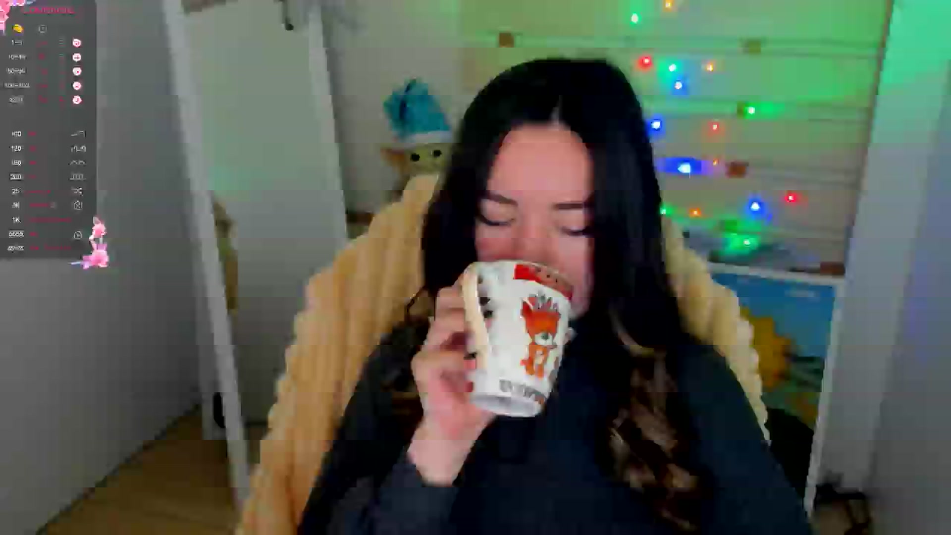 Gallery image thumbnail from KiraLove's myfreecams stream on, 12/25/2024, 12:06 image 6 of 20