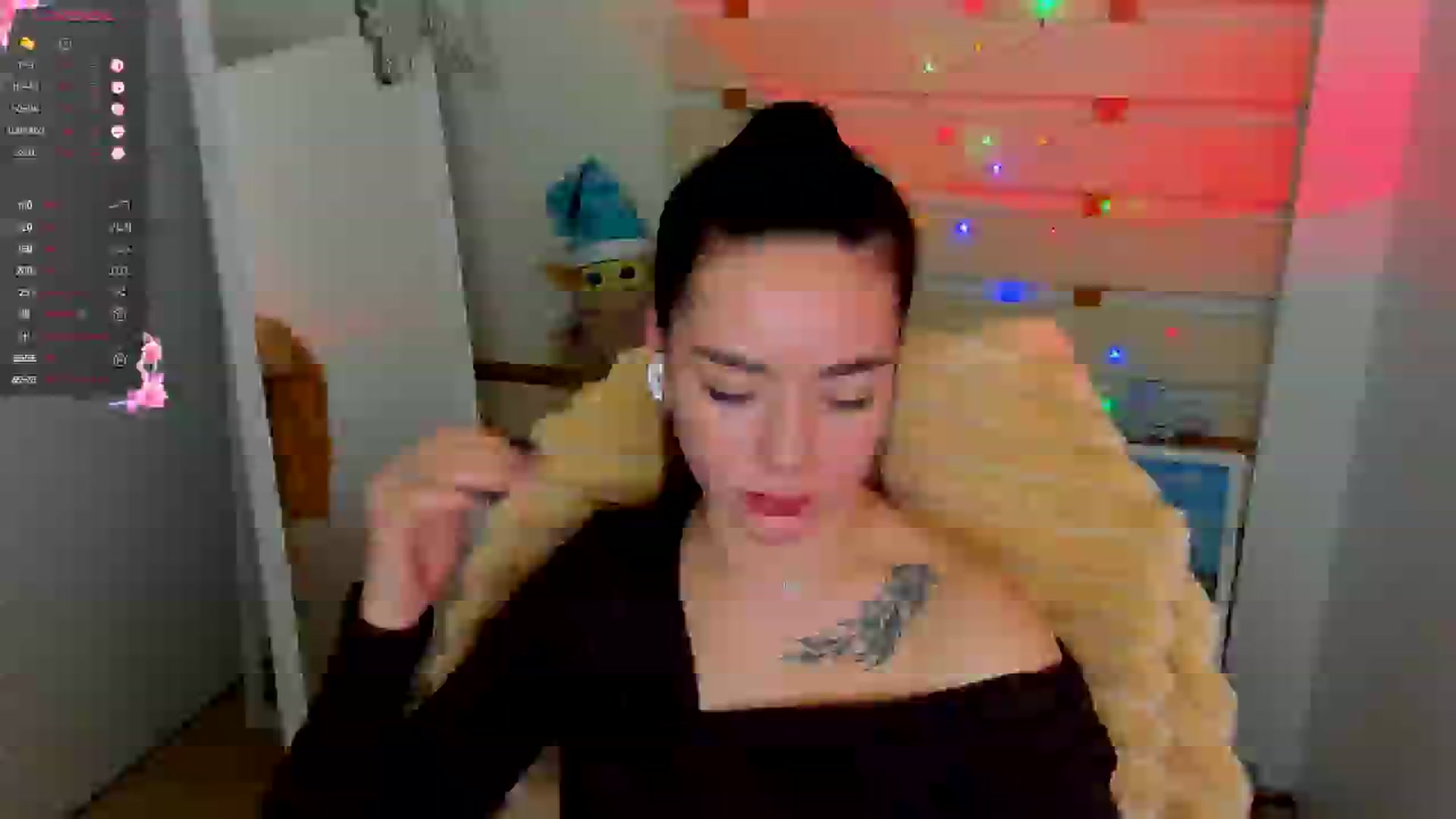Gallery image thumbnail from KiraLove's myfreecams stream on, 12/28/2024, 12:40 image 15 of 20