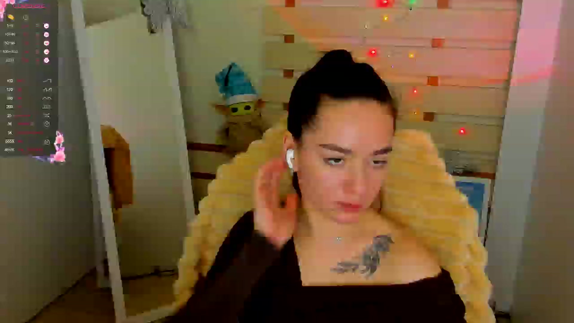 Gallery image thumbnail from KiraLove's myfreecams stream on, 12/28/2024, 12:40 image 18 of 20