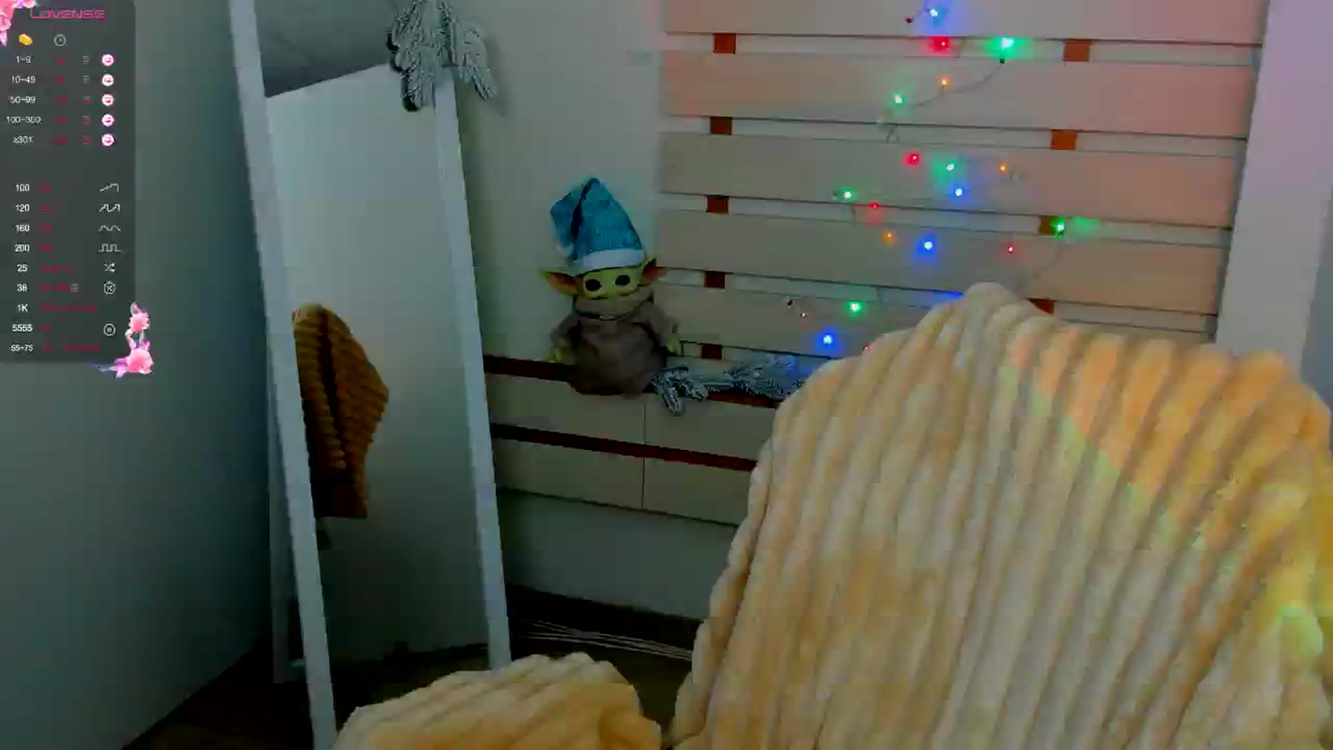 Gallery image thumbnail from KiraLove's myfreecams stream on, 12/30/2024, 10:21 image 2 of 20