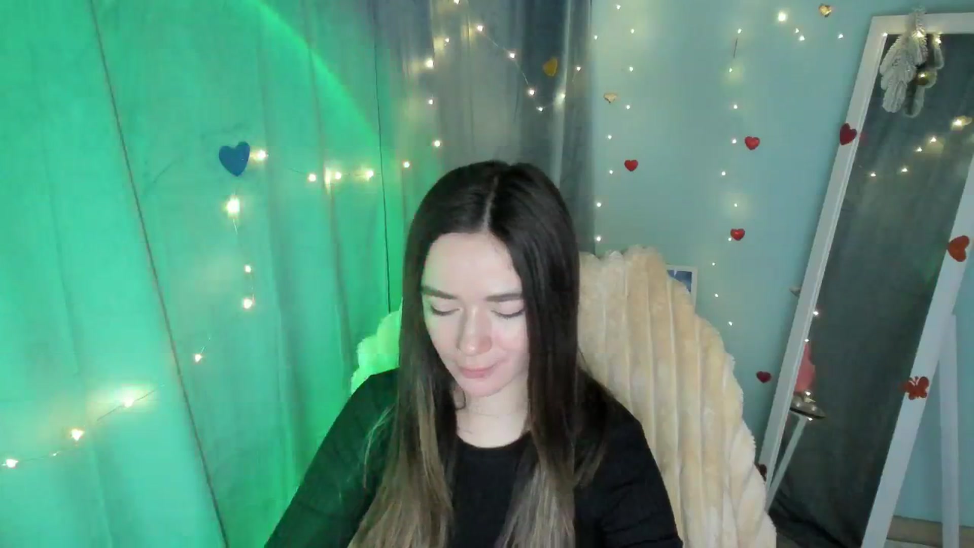 Gallery image thumbnail from KiraLove's myfreecams stream on, 03/26/2025, 08:57 image 10 of 20