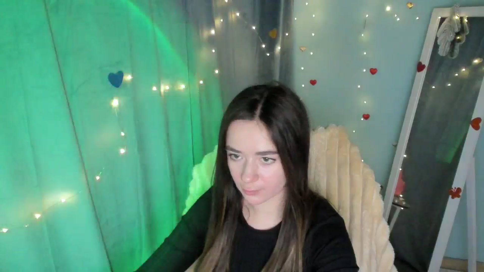 Gallery image thumbnail from KiraLove's myfreecams stream on, 03/26/2025, 08:57 image 18 of 20
