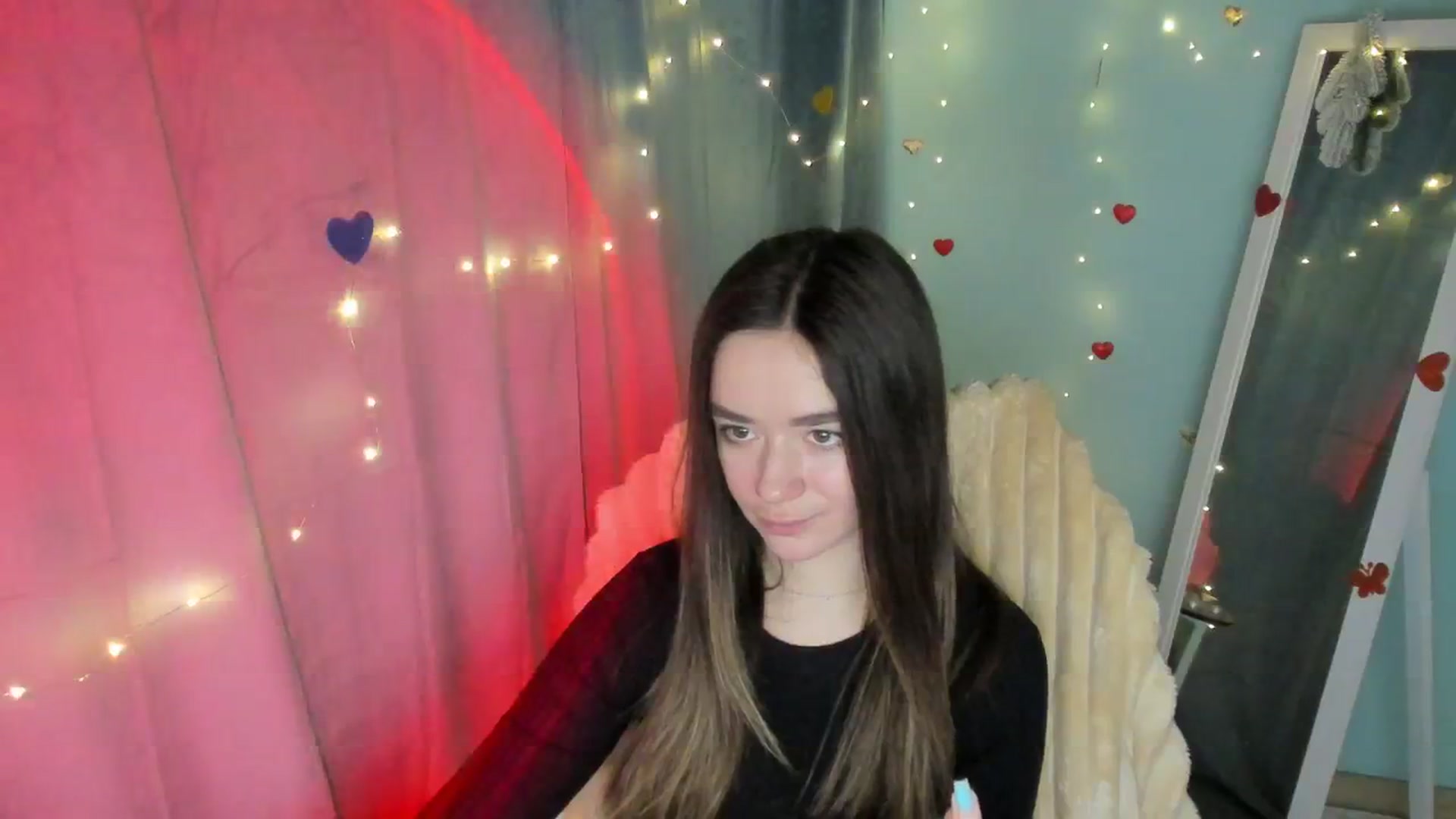 Gallery image thumbnail from KiraLove's myfreecams stream on, 03/26/2025, 08:57 image 11 of 20