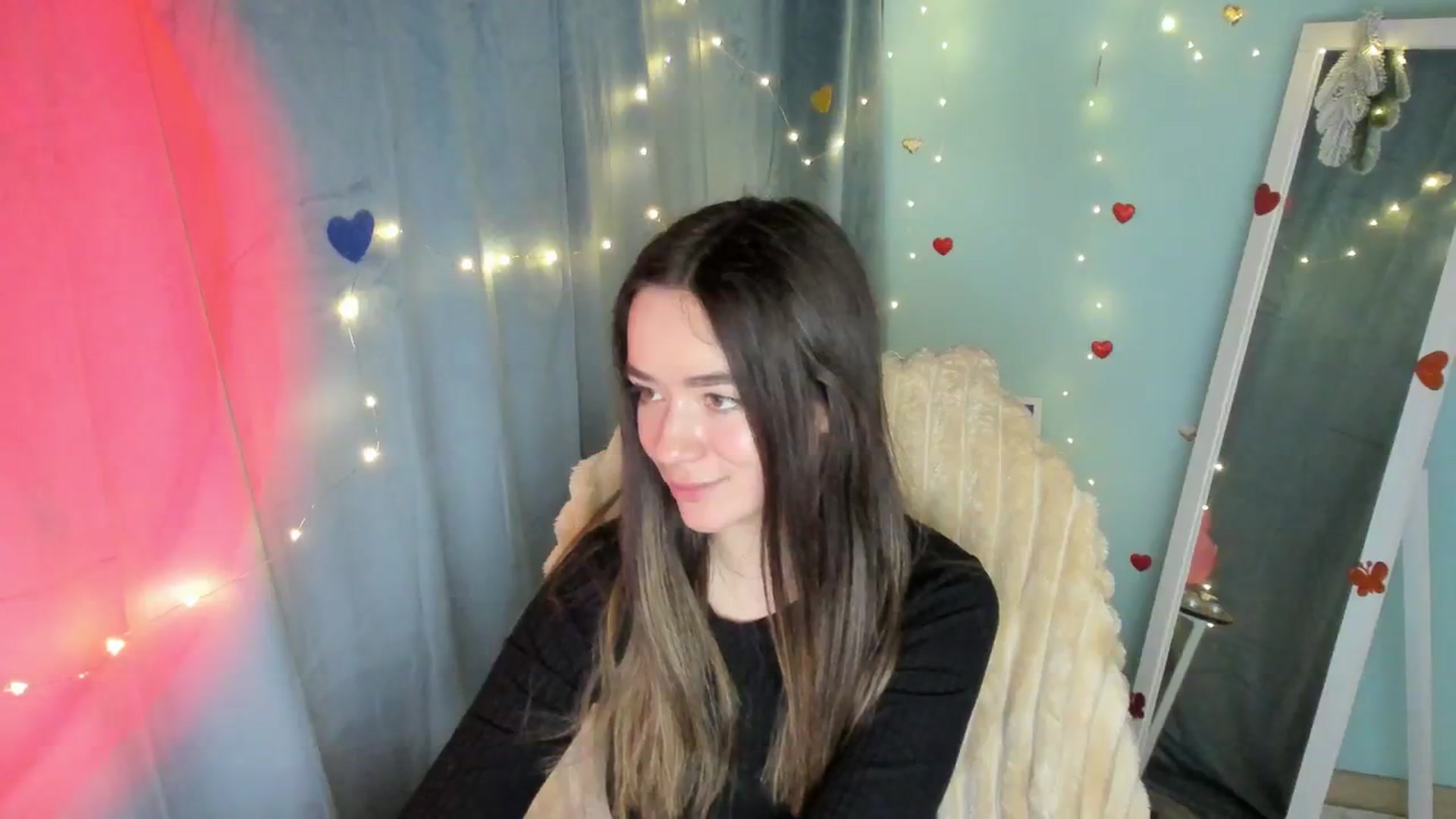 Gallery image thumbnail from KiraLove's myfreecams stream on, 03/26/2025, 12:24 image 11 of 20