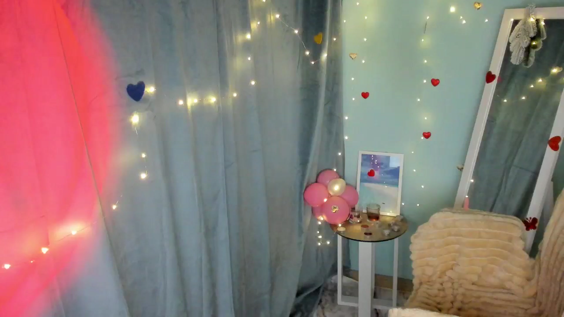 Gallery image thumbnail from KiraLove's myfreecams stream on, 03/26/2025, 12:24 image 8 of 20