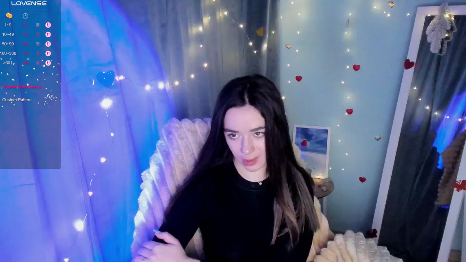 Gallery image thumbnail from KiraLove's myfreecams stream on, 03/30/2025, 08:15 image 17 of 20