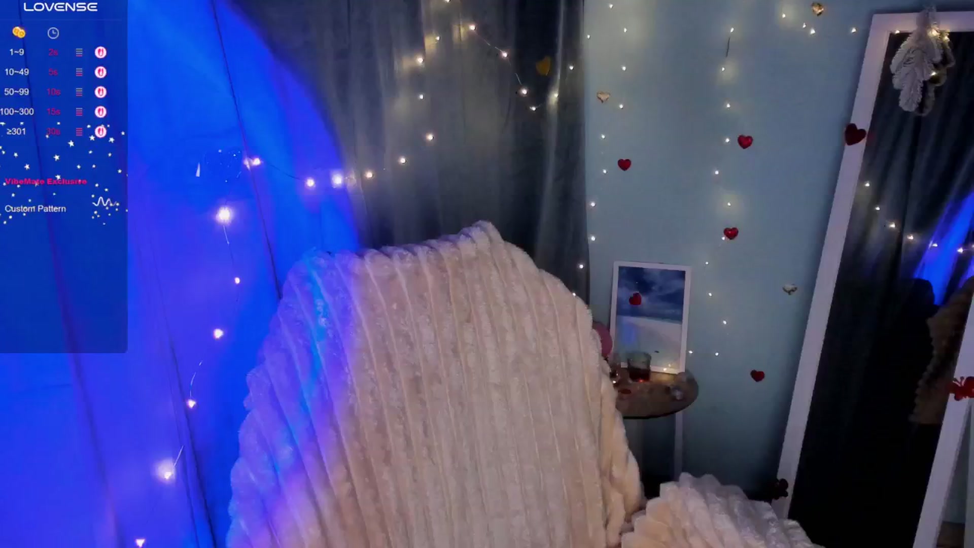 Gallery image thumbnail from KiraLove's myfreecams stream on, 03/30/2025, 08:15 image 7 of 20