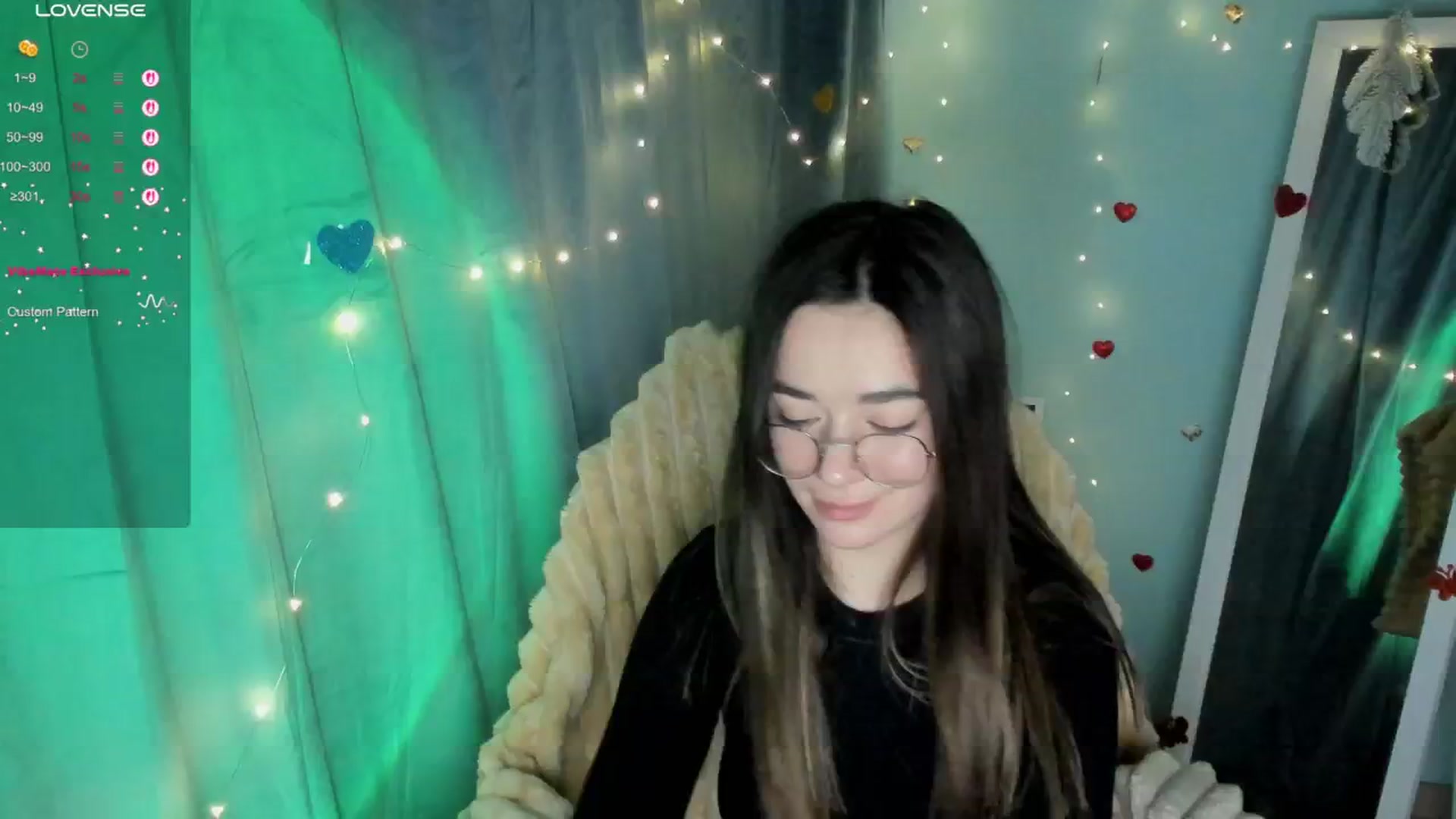 Gallery image thumbnail from KiraLove's myfreecams stream on, 03/30/2025, 09:09 image 15 of 20