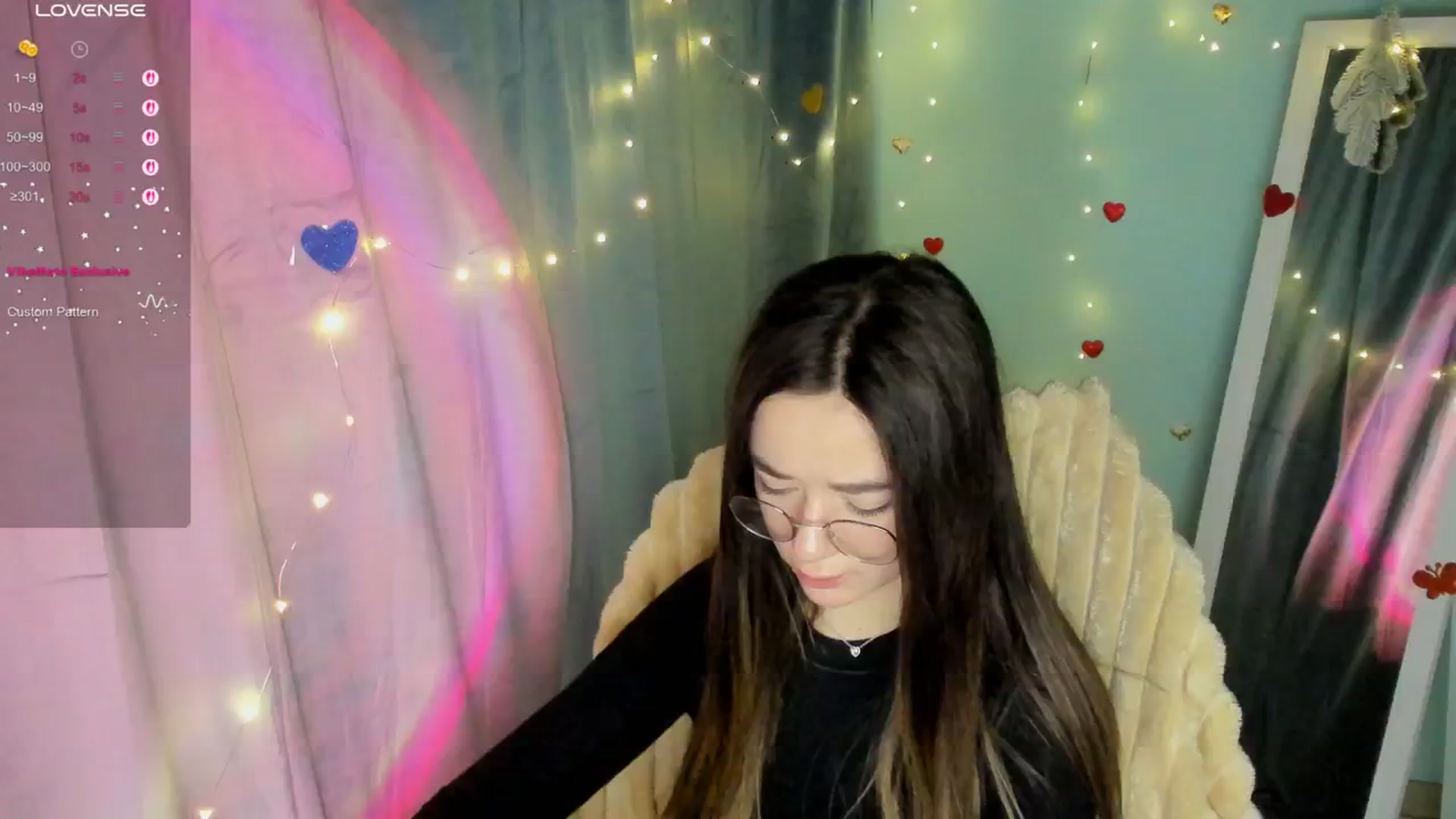 Gallery image thumbnail from KiraLove's myfreecams stream on, 03/30/2025, 09:09 image 1 of 20