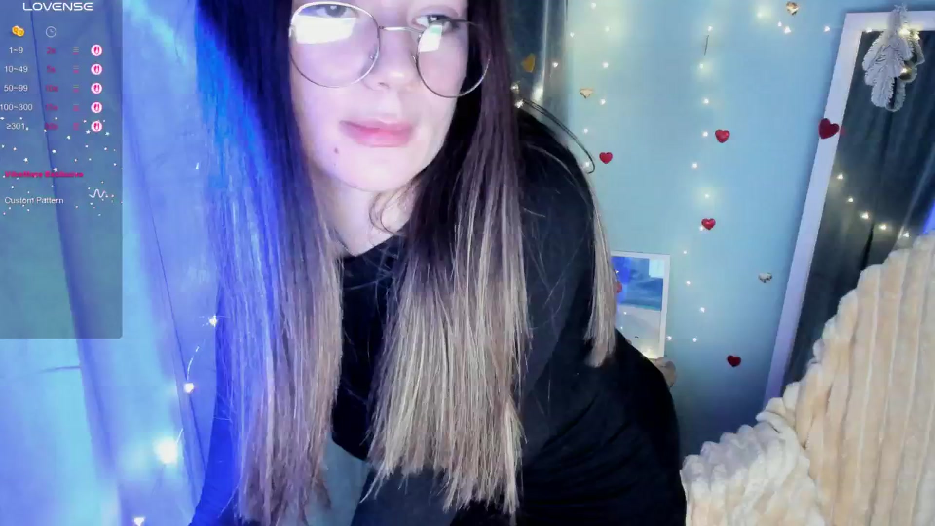 Gallery image thumbnail from KiraLove's myfreecams stream on, 03/30/2025, 09:09 image 9 of 20