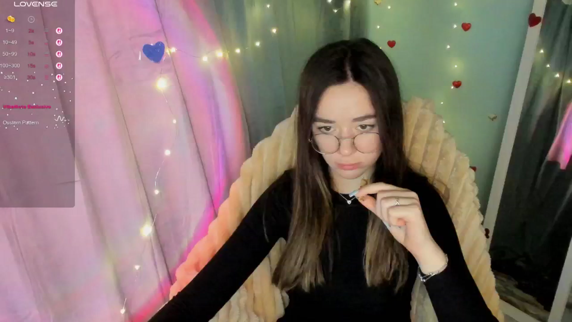 Gallery image thumbnail from KiraLove's myfreecams stream on, 03/30/2025, 11:26 image 10 of 20
