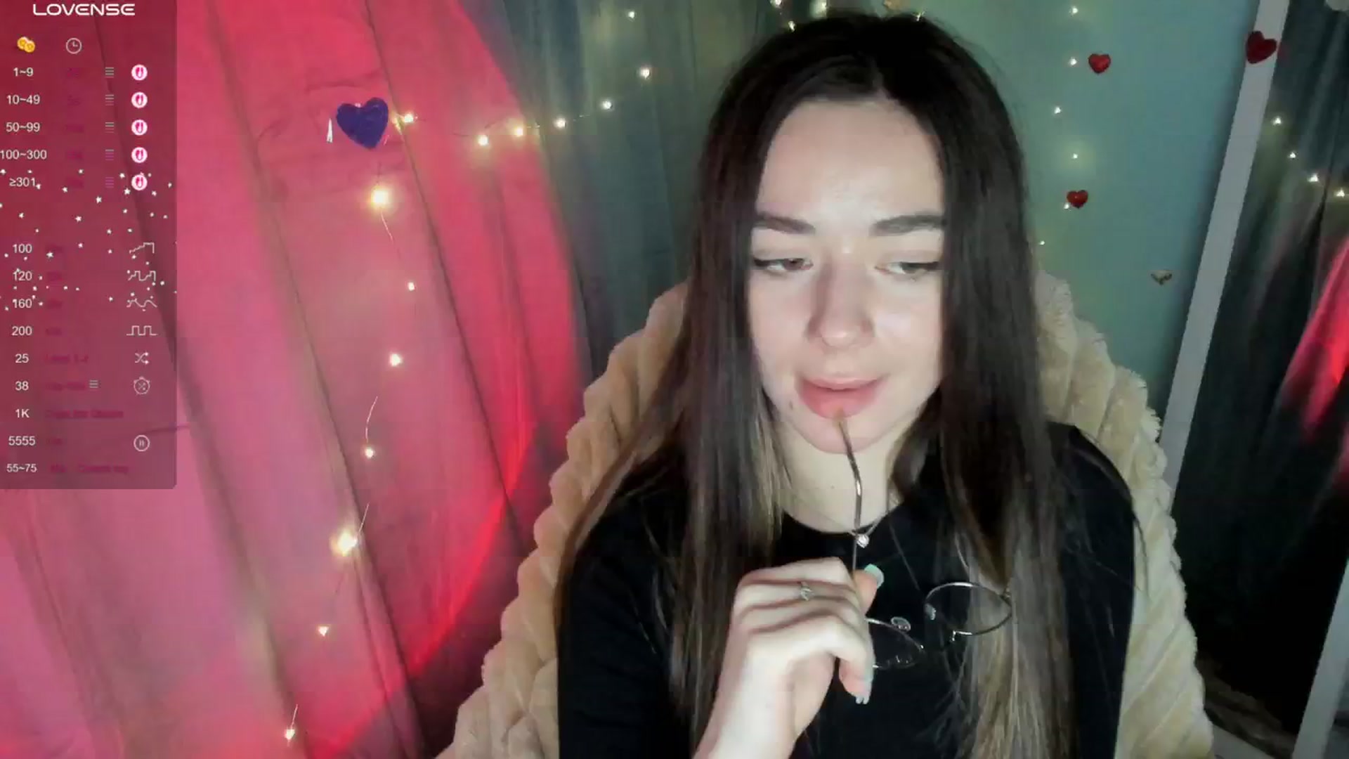 Gallery image thumbnail from KiraLove's myfreecams stream on, 03/30/2025, 11:26 image 16 of 20