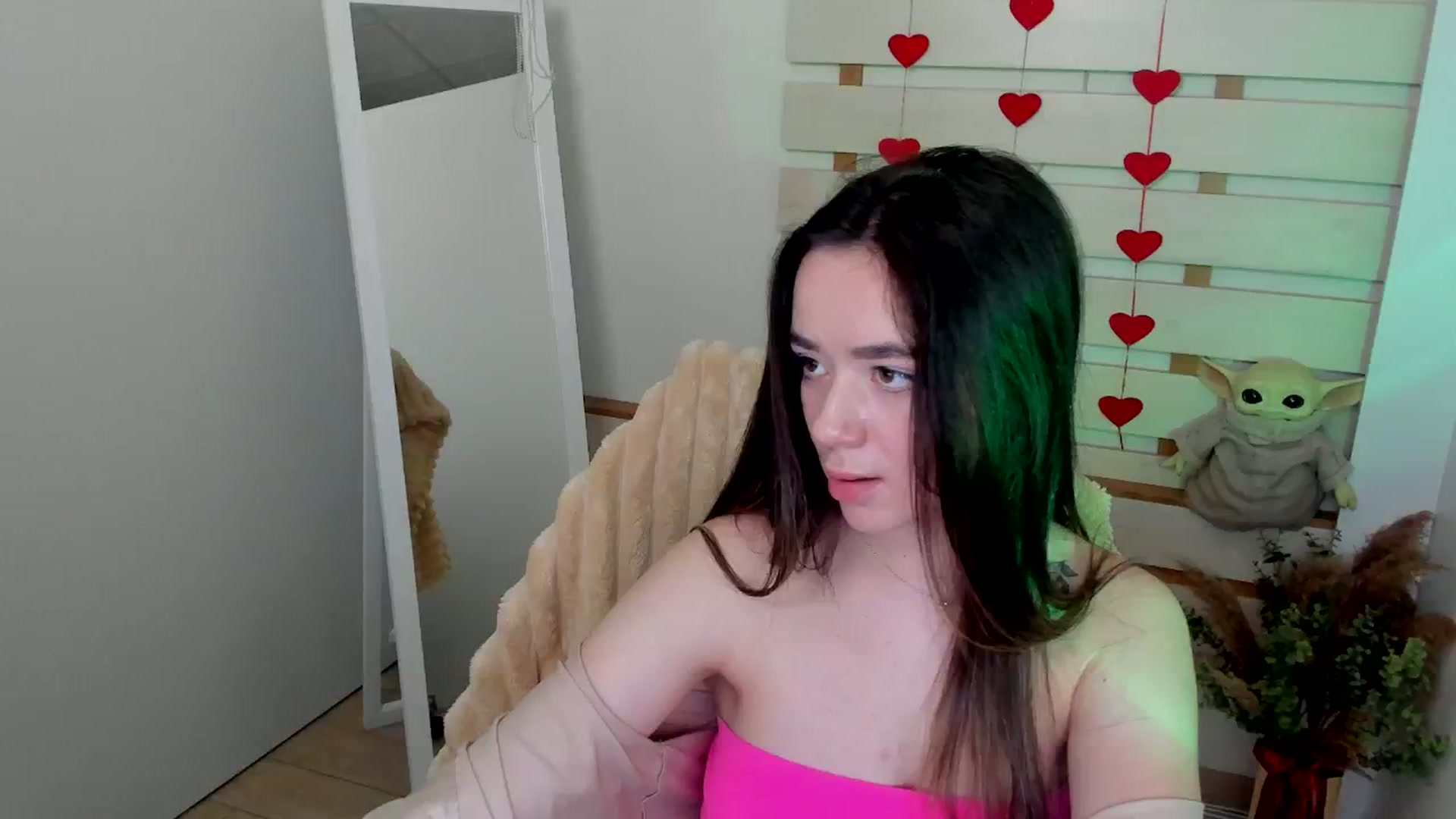 Gallery image thumbnail from KiraLove's myfreecams stream on, 04/04/2025, 09:30 image 11 of 20