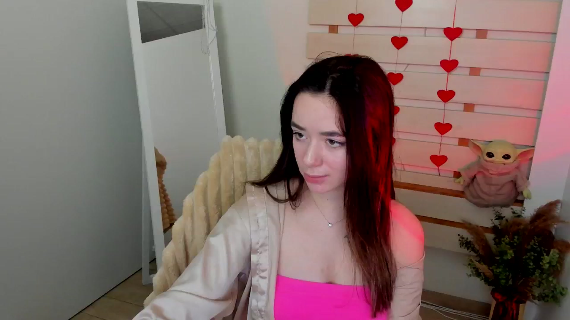 Gallery image thumbnail from KiraLove's myfreecams stream on, 04/04/2025, 09:30 image 16 of 20