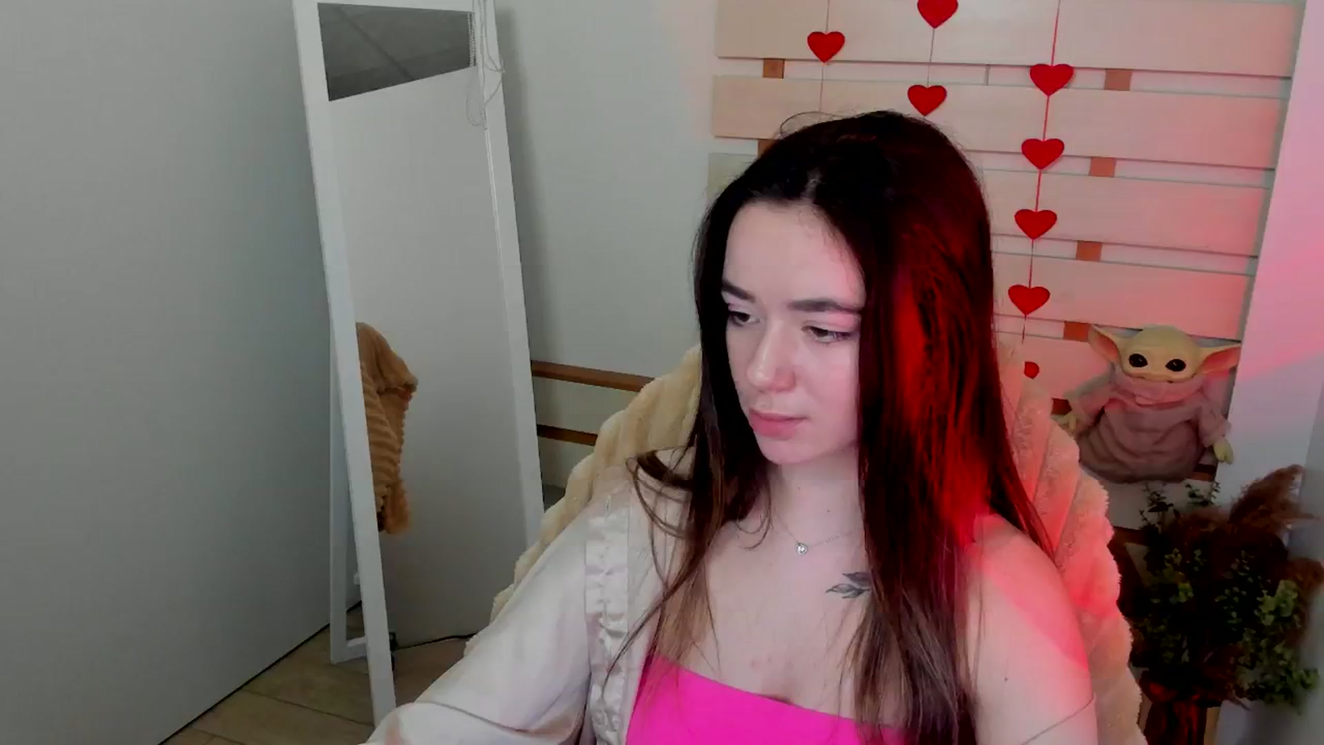 Gallery image thumbnail from KiraLove's myfreecams stream on, 04/04/2025, 09:30 image 20 of 20