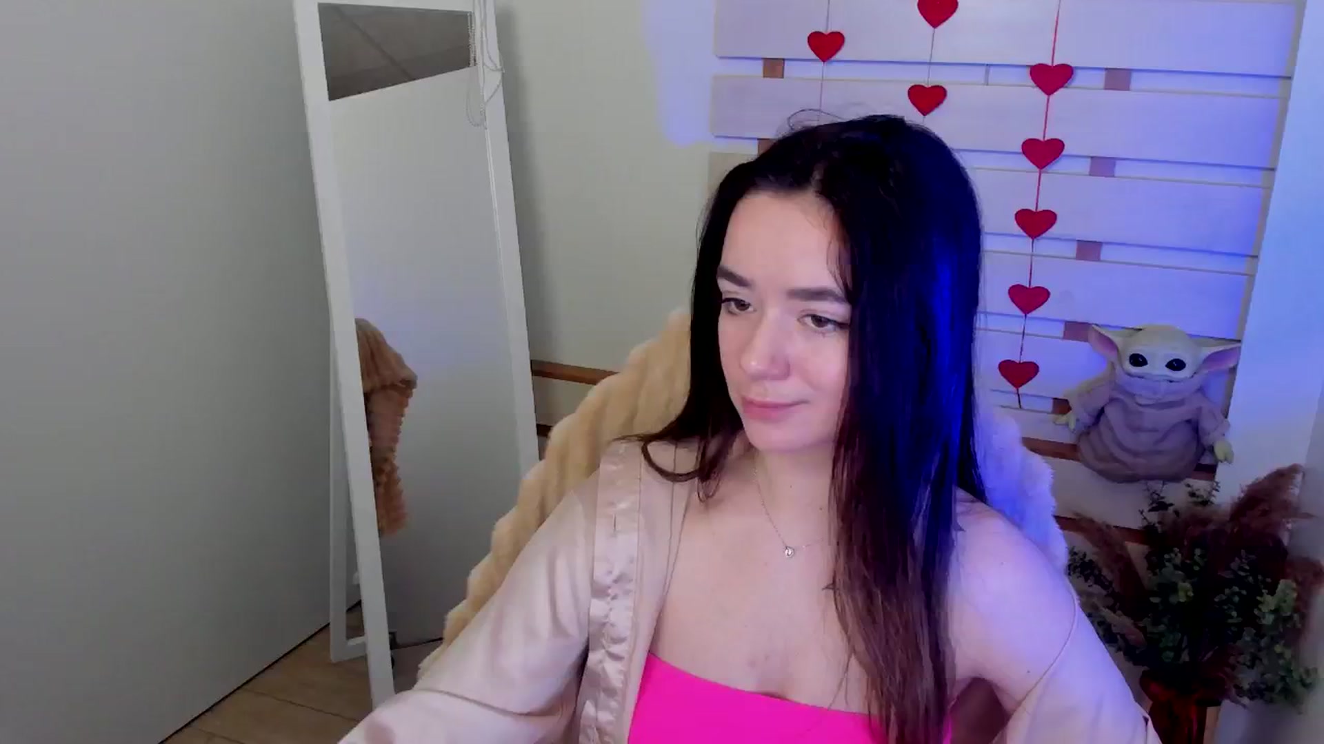 Gallery image thumbnail from KiraLove's myfreecams stream on, 04/04/2025, 09:30 image 17 of 20