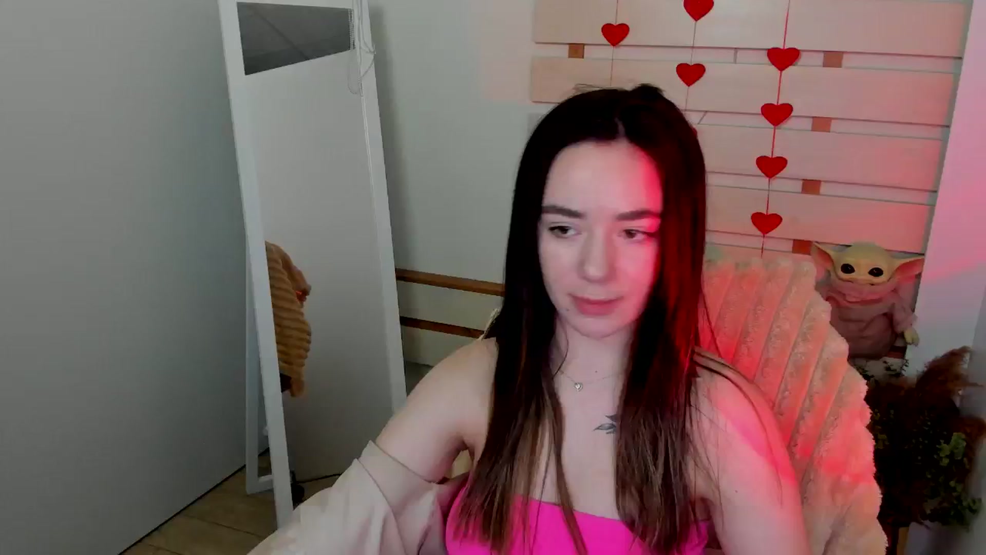 Gallery image thumbnail from KiraLove's myfreecams stream on, 04/04/2025, 09:30 image 1 of 20