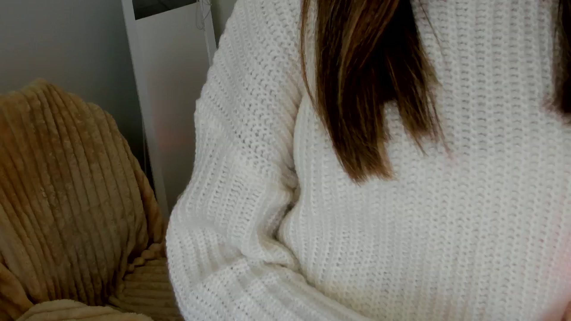 Gallery image thumbnail from KiraLove's myfreecams stream on, 04/06/2025, 13:22 image 18 of 20