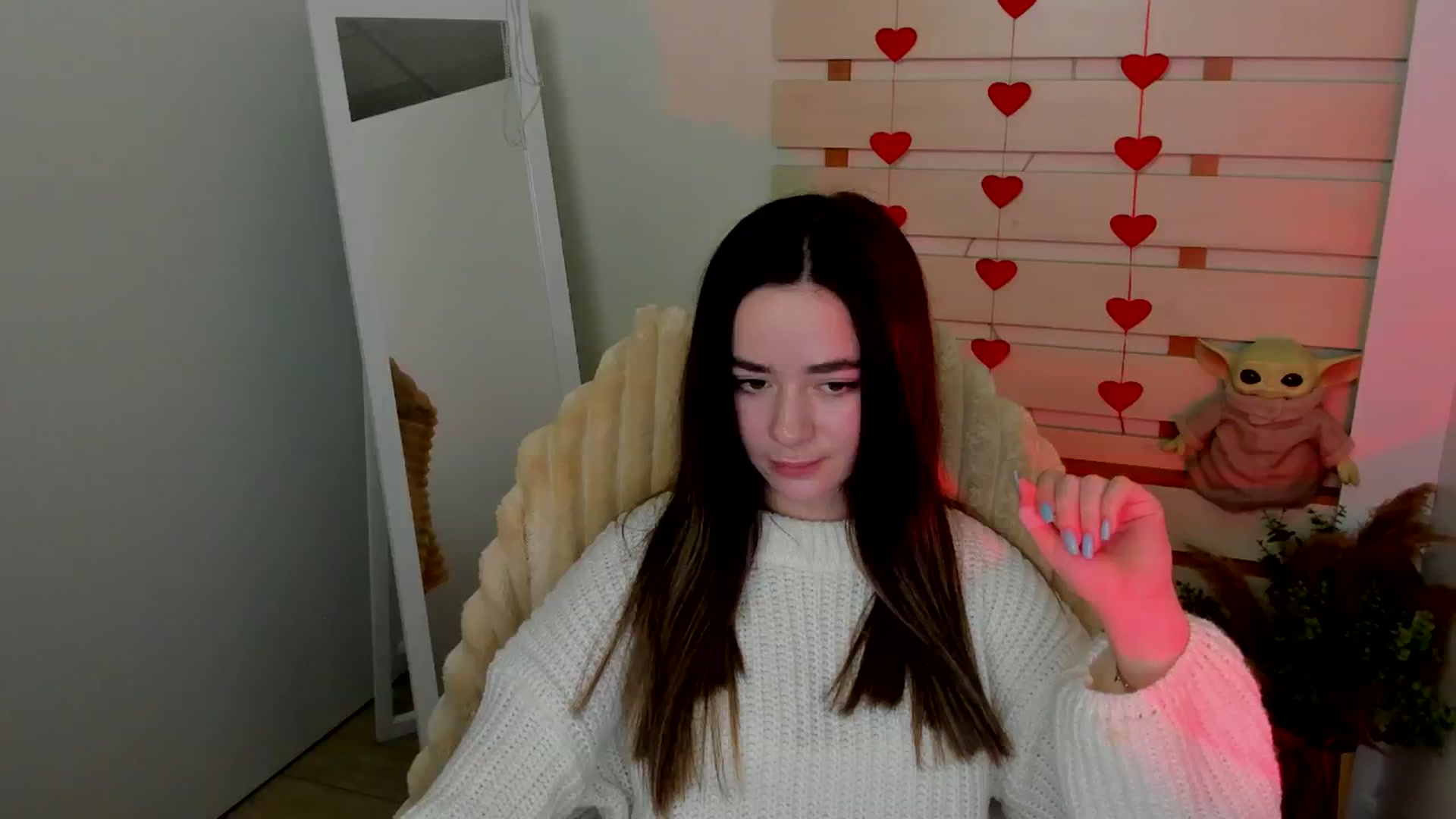 Gallery image thumbnail from KiraLove's myfreecams stream on, 04/06/2025, 13:22 image 1 of 20