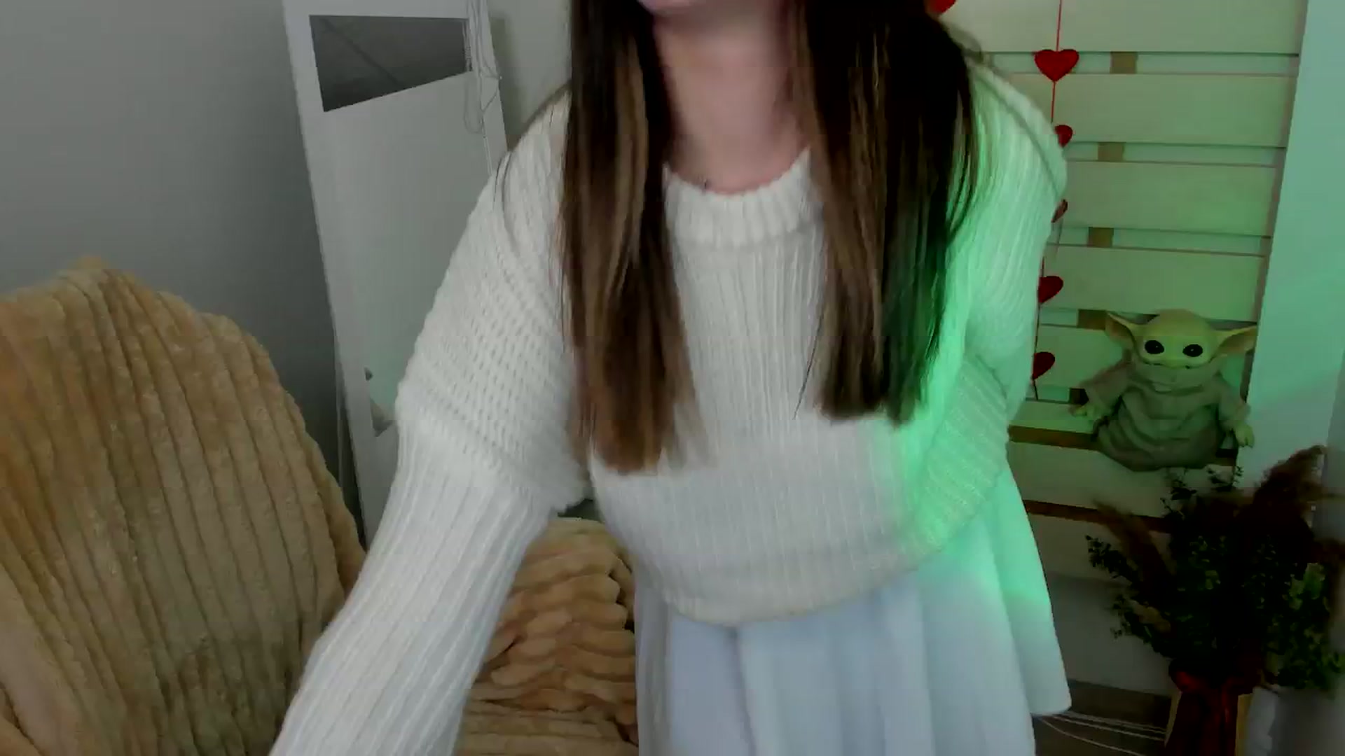 Gallery image thumbnail from KiraLove's myfreecams stream on, 04/06/2025, 13:22 image 2 of 20