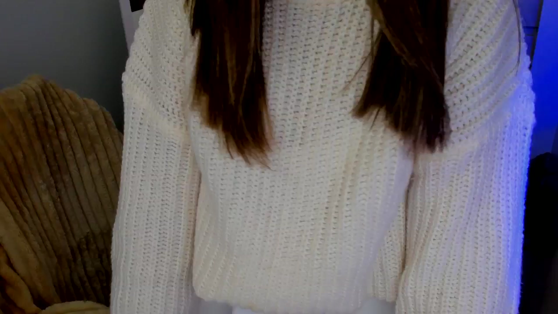 Gallery image thumbnail from KiraLove's myfreecams stream on, 04/06/2025, 13:22 image 3 of 20