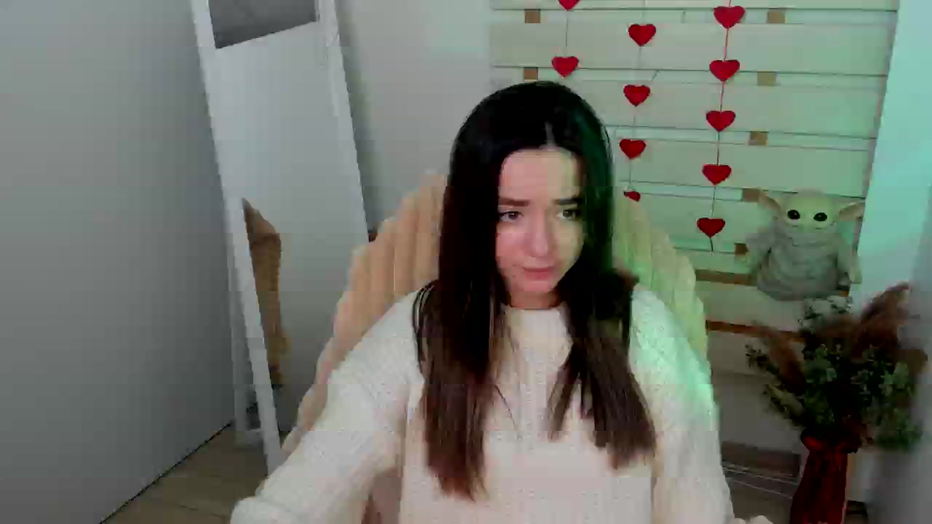 Gallery image thumbnail from KiraLove's myfreecams stream on, 04/06/2025, 16:59 image 16 of 20