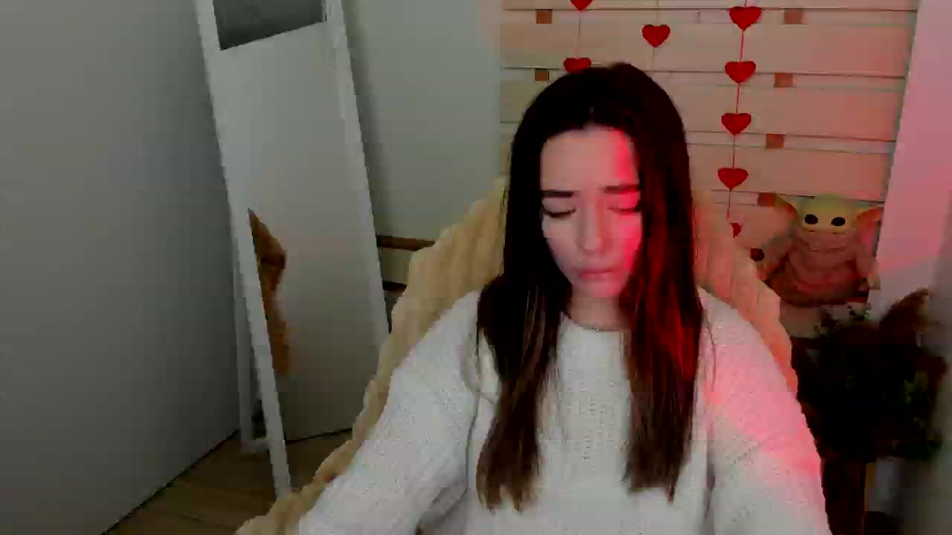 Gallery image thumbnail from KiraLove's myfreecams stream on, 04/06/2025, 16:59 image 6 of 20
