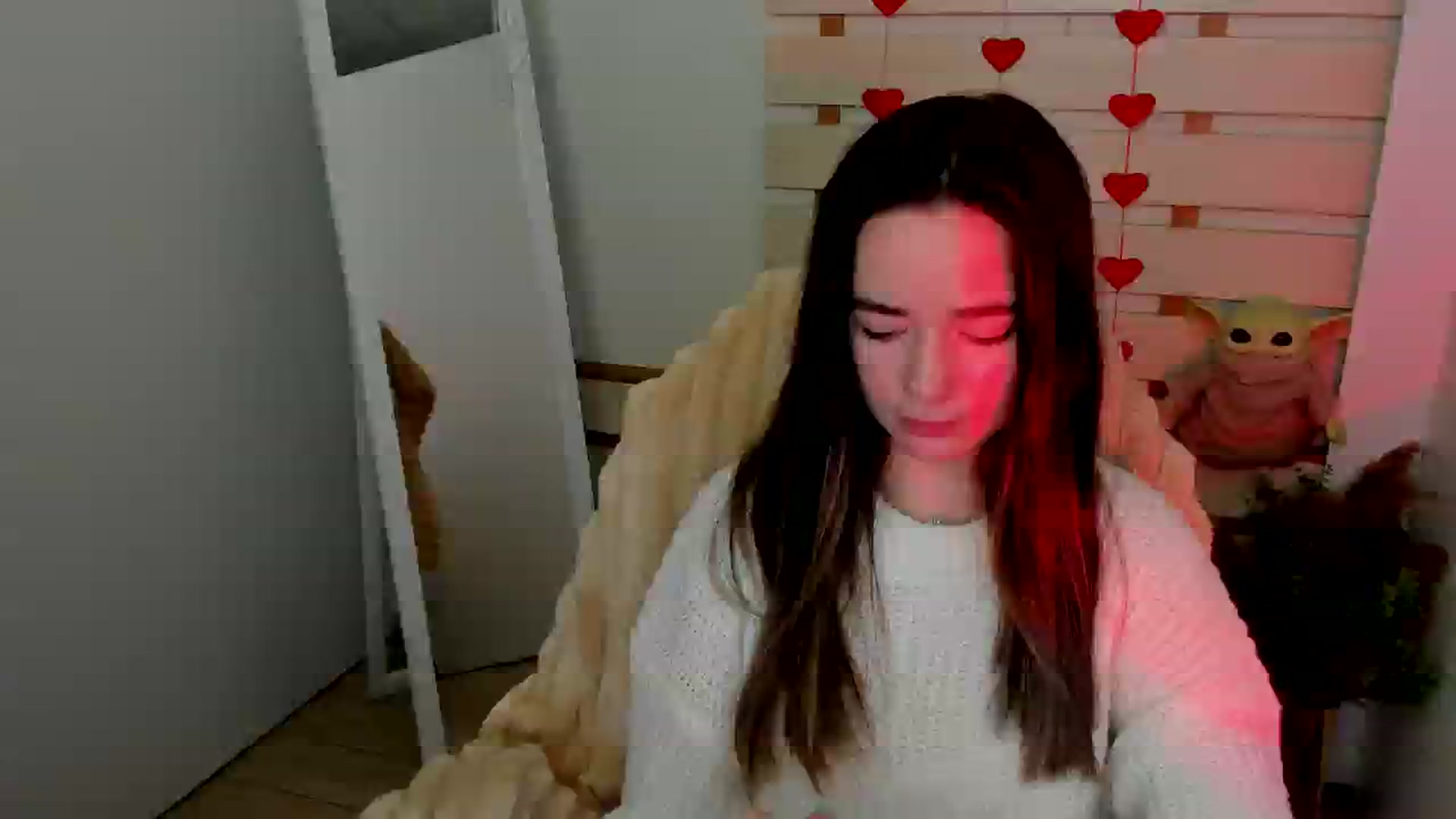 Gallery image thumbnail from KiraLove's myfreecams stream on, 04/06/2025, 16:59 image 5 of 20