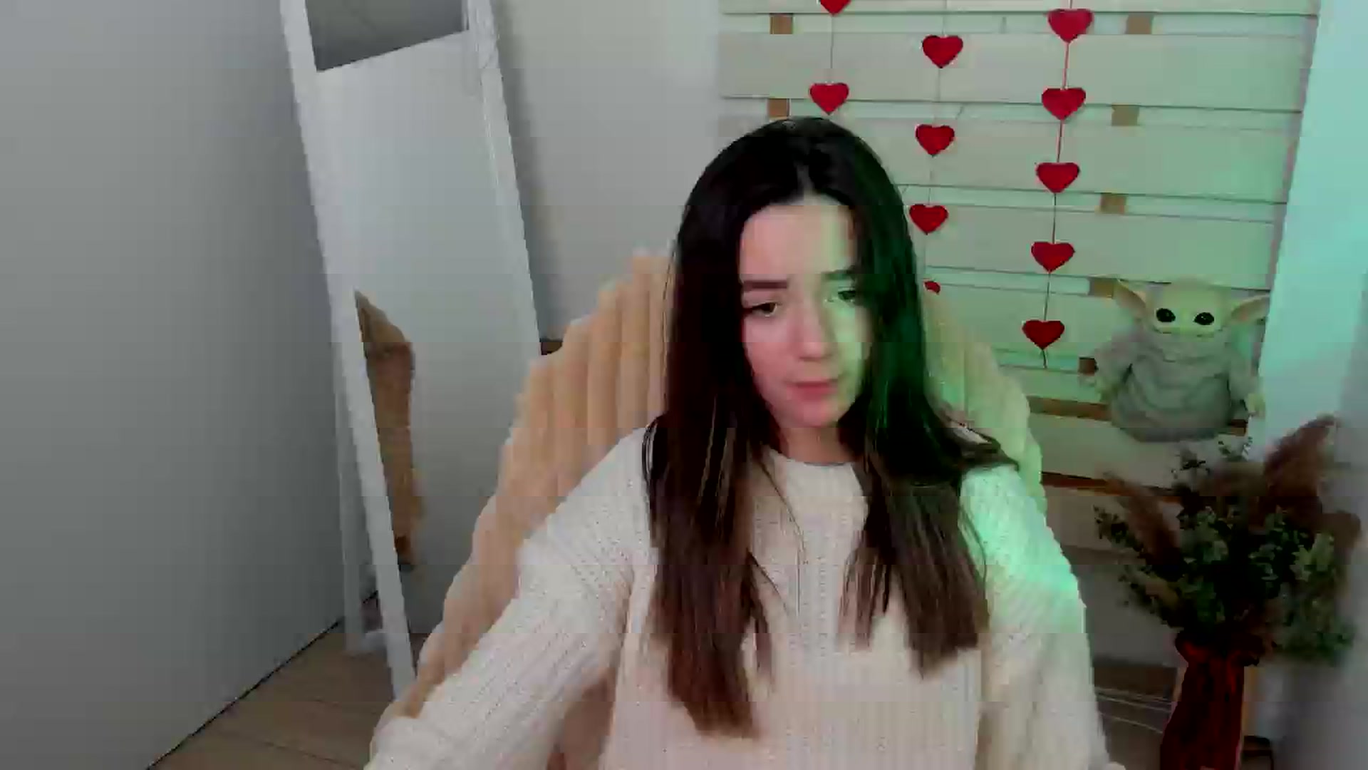Gallery image thumbnail from KiraLove's myfreecams stream on, 04/06/2025, 16:59 image 17 of 20