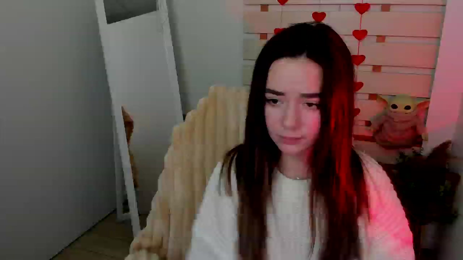 Gallery image thumbnail from KiraLove's myfreecams stream on, 04/06/2025, 16:59 image 10 of 20