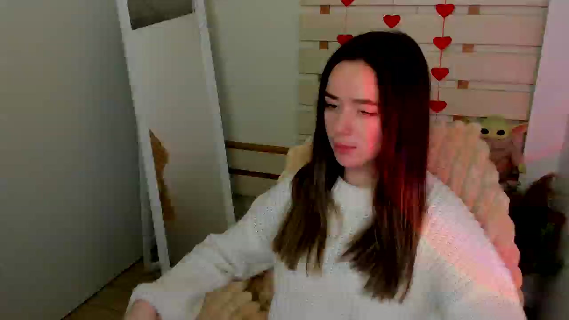 Gallery image thumbnail from KiraLove's myfreecams stream on, 04/06/2025, 16:59 image 2 of 20