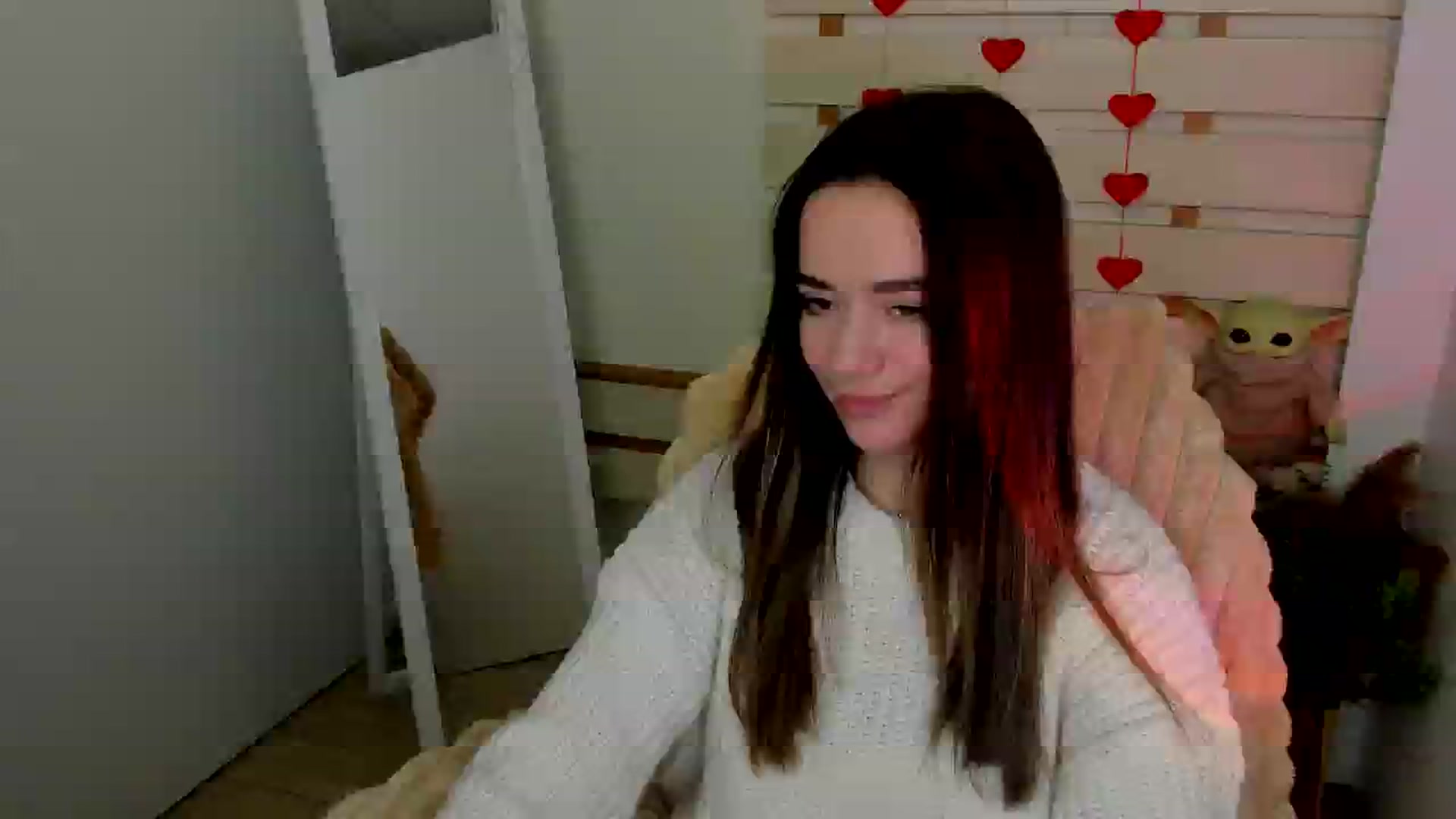 Gallery image thumbnail from KiraLove's myfreecams stream on, 04/06/2025, 16:59 image 4 of 20