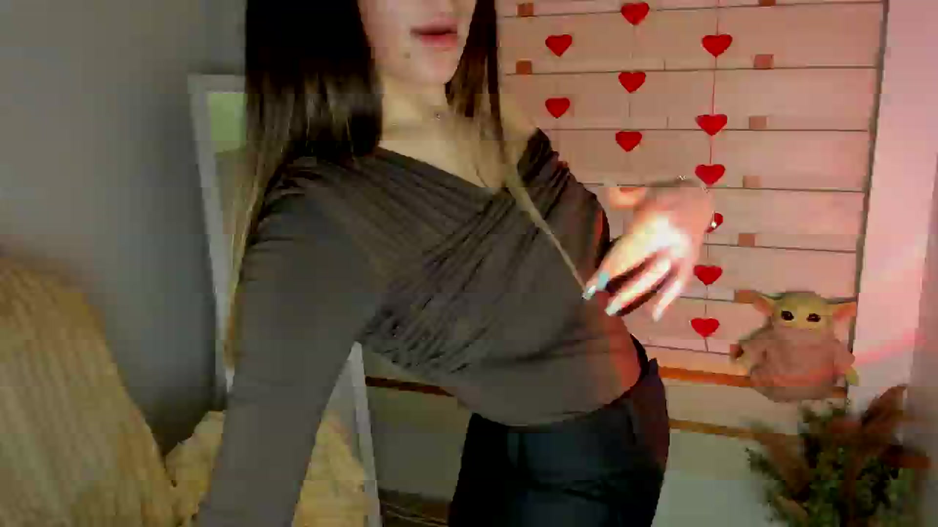 Gallery image thumbnail from KiraLove's myfreecams stream on, 04/07/2025, 11:24 image 16 of 20