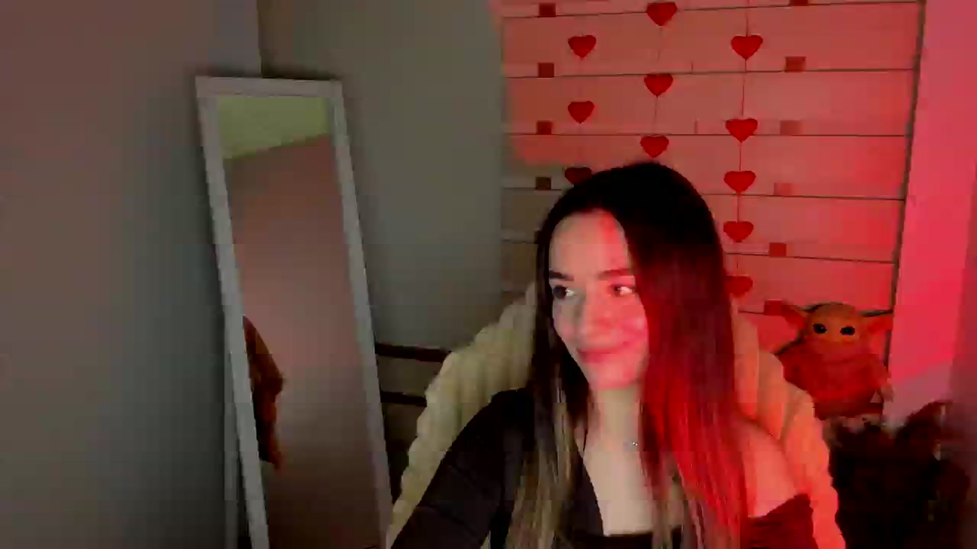 Gallery image thumbnail from KiraLove's myfreecams stream on, 04/07/2025, 11:24 image 20 of 20
