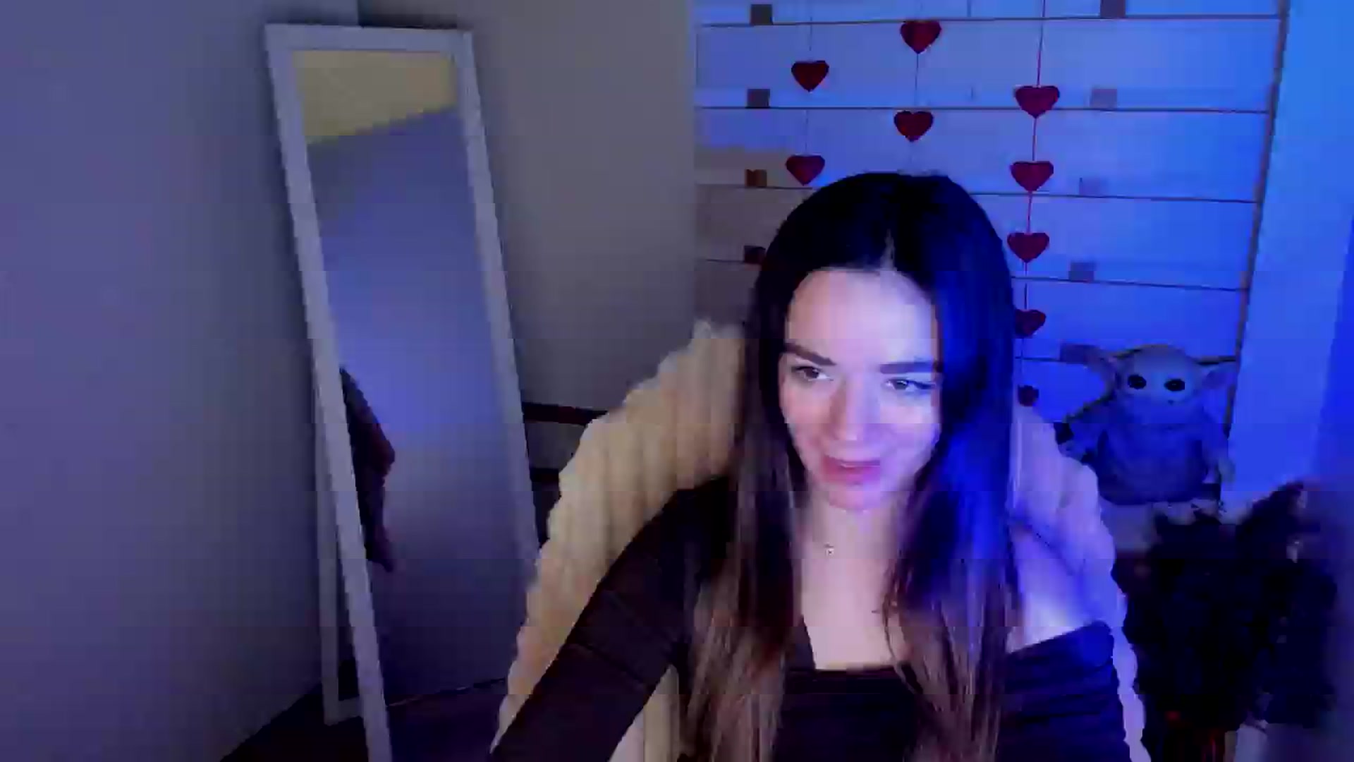 Gallery image thumbnail from KiraLove's myfreecams stream on, 04/07/2025, 11:24 image 11 of 20