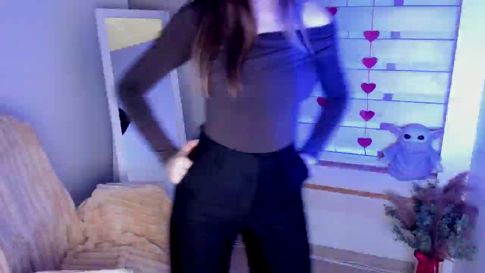 Gallery image thumbnail from KiraLove's myfreecams stream on, 04/07/2025, 11:24 image 15 of 20