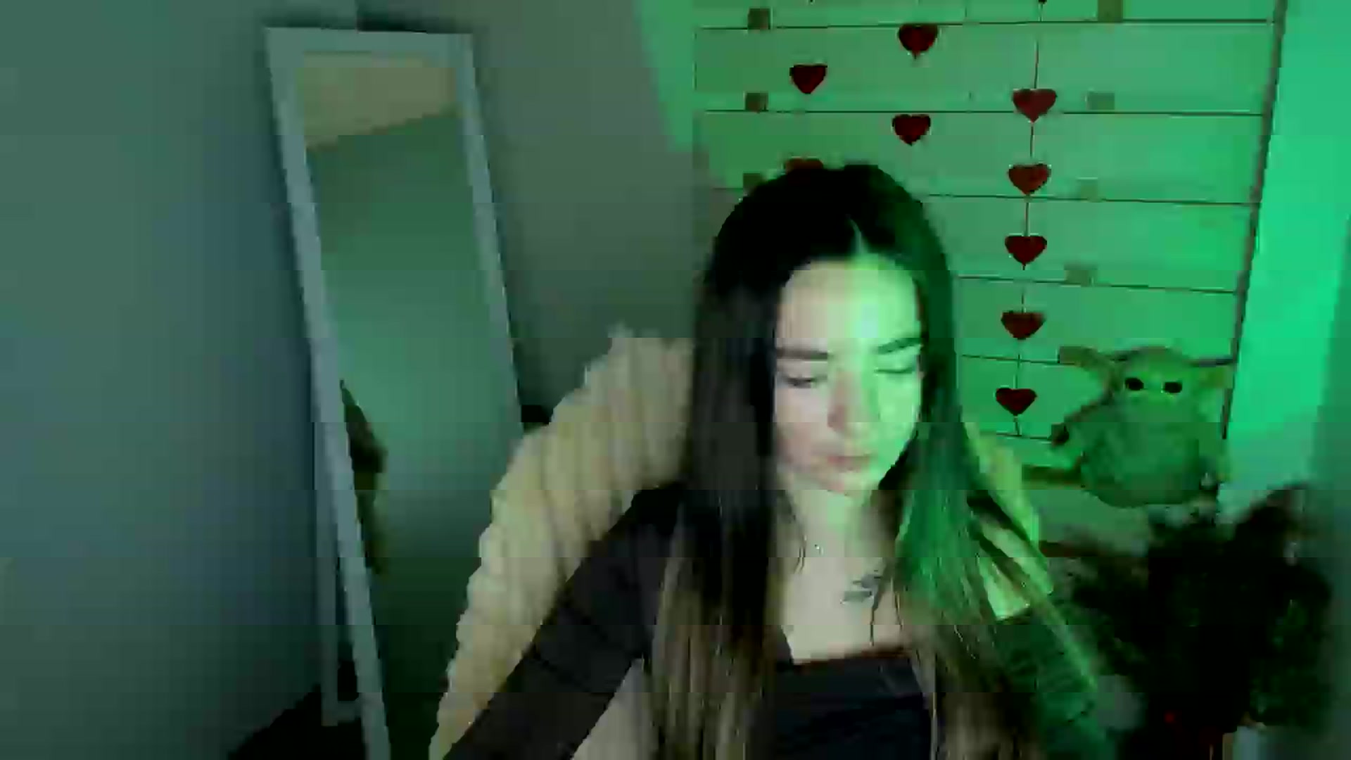 Gallery image thumbnail from KiraLove's myfreecams stream on, 04/07/2025, 11:24 image 3 of 20