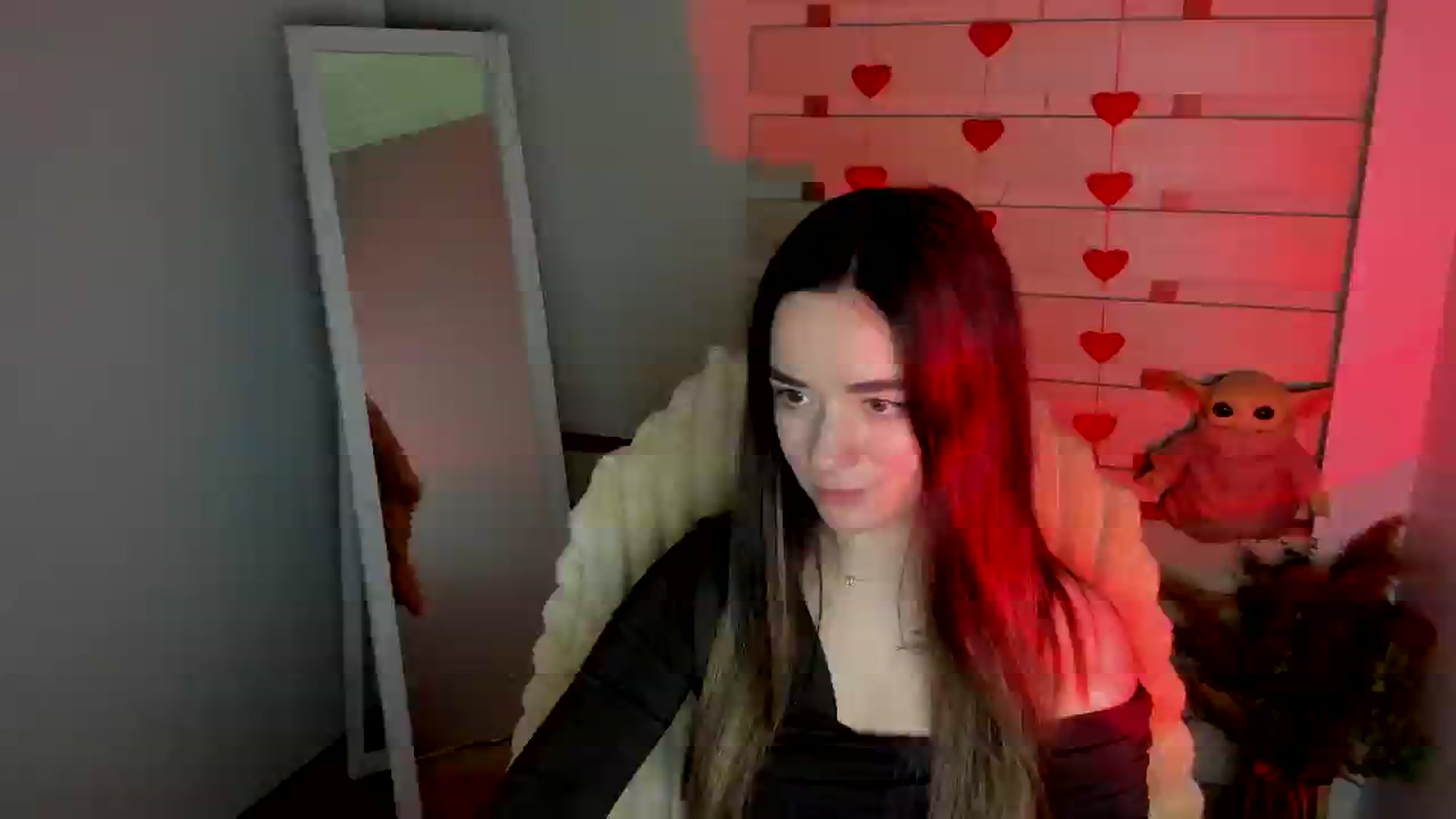 Gallery image thumbnail from KiraLove's myfreecams stream on, 04/07/2025, 11:24 image 10 of 20